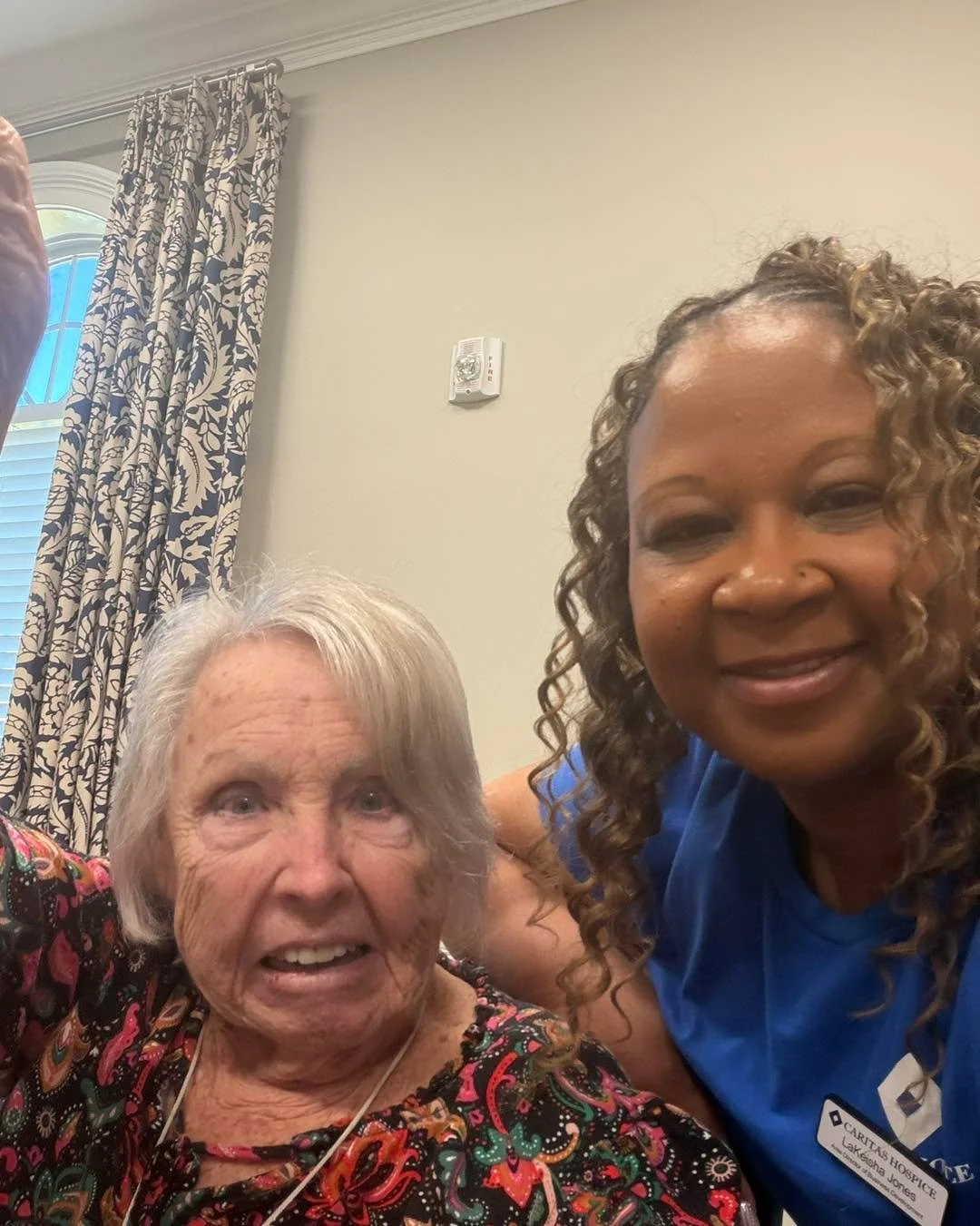 Pumpkin craftin&rsquo; and fall fun! 🍂🧡 Keisha had the best time getting creative and making festive pumpkins at Chapters Living of Alpharetta! 🎃 #CaritasHospice #HospiceVolunteers