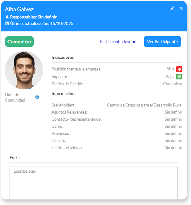 Perfil de un hombre sonriendo, información de contacto y detalles profesionales en una plataforma digital con elementos de interfaz.