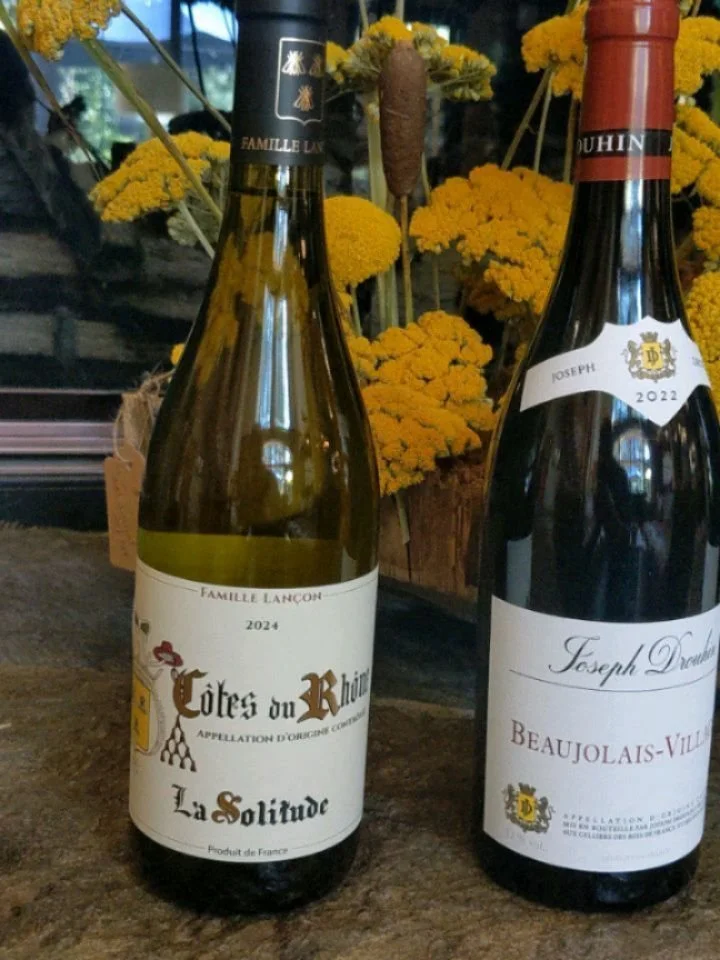 The LAST wine tasting of the summer! Friday from 5-7 pm with four delicious wines that we are excited for you to try. @micsmithmusic will be playing, see you there!