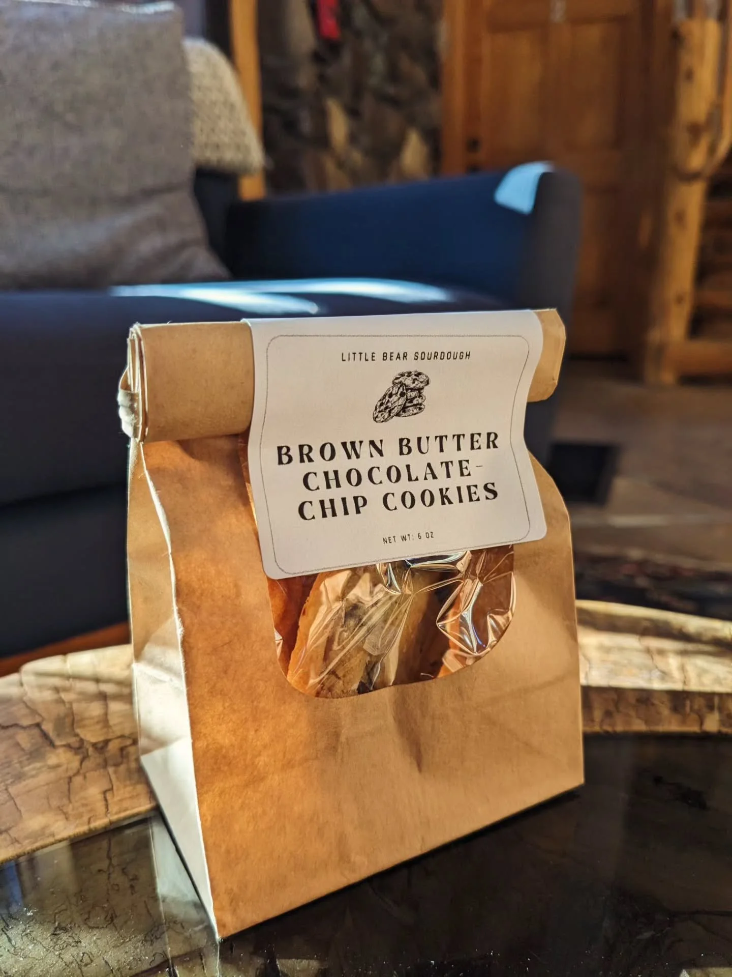 I'd like to introduce one of the *sweetest* new editions to your stay, locally made cookies upon arrival! Lovingly made with seasonally rotating flavors by the gals at @littlebearsourdough. Over the Fall we were blessed with pumpkin snickerdoodles an