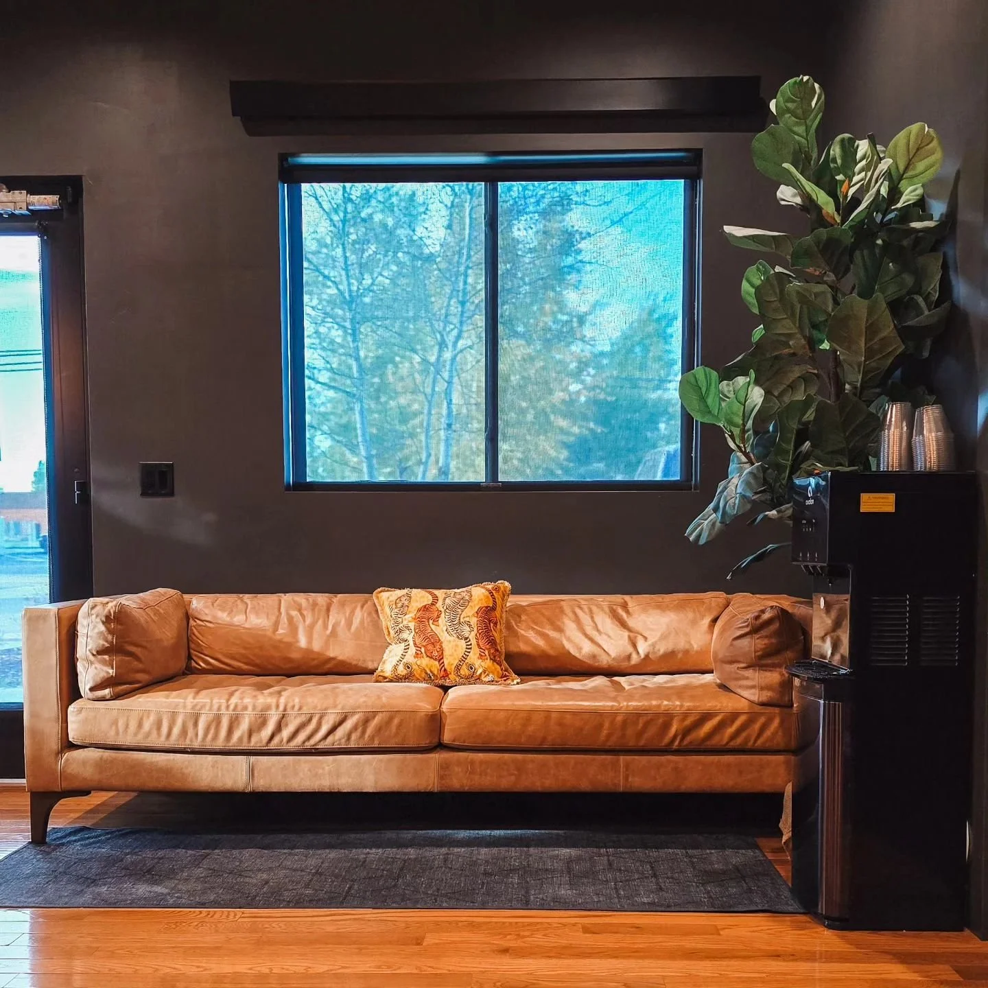 It's time for our October Oxygen sale! Take $10 off oxygen soaks when paired with your bodywork service 🛁😍

Oxygen therapy benefits can include performance enhancement, increased recovery and energy, decreased inflammation, relief from altitude sym