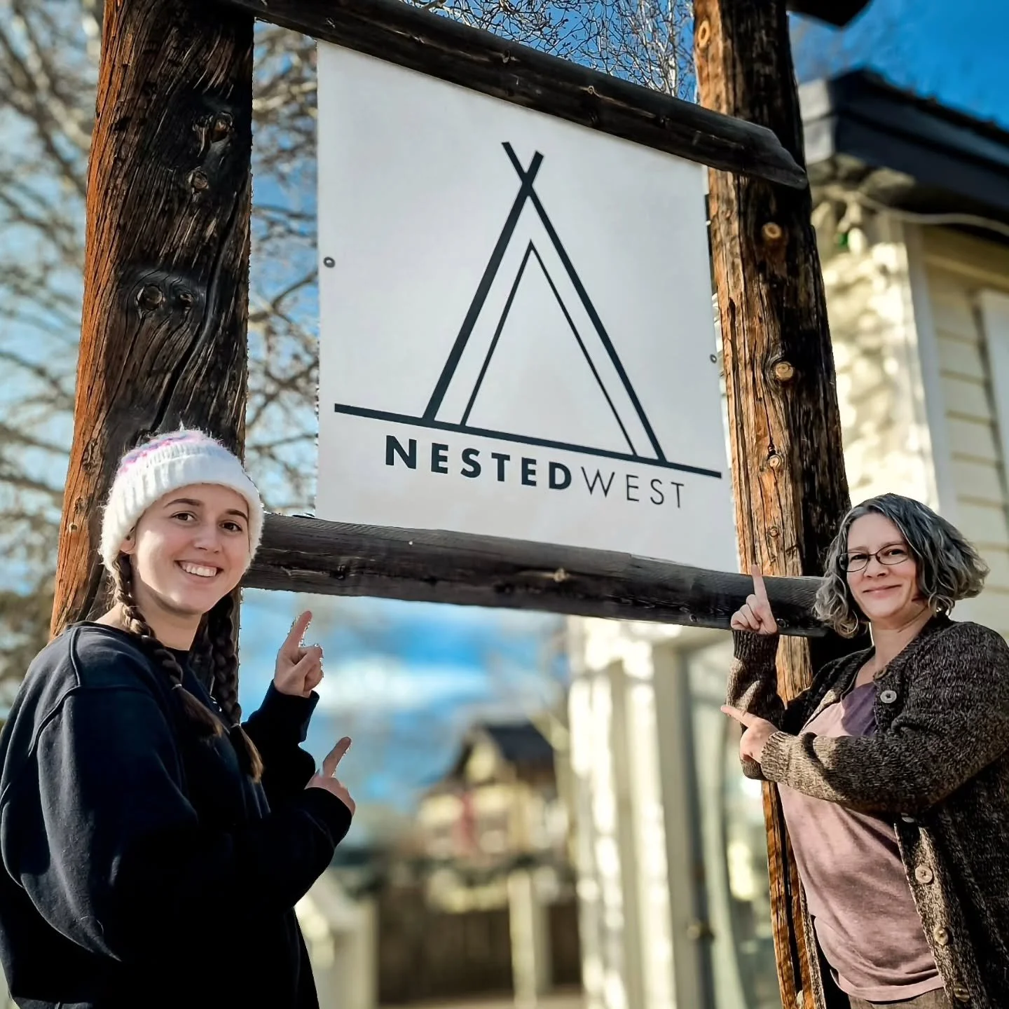 💕 Galentine&rsquo;s Day 💕 is for good vibes &amp; happy shoulders!

Massage Therapists Abby &amp; Joyce will be popping up at @nestedwest in Pinedale with chair massage this Friday 👇

📍 Nested West, Pinedale
📅 February 13th
⏰ 10am to 7pm

If you
