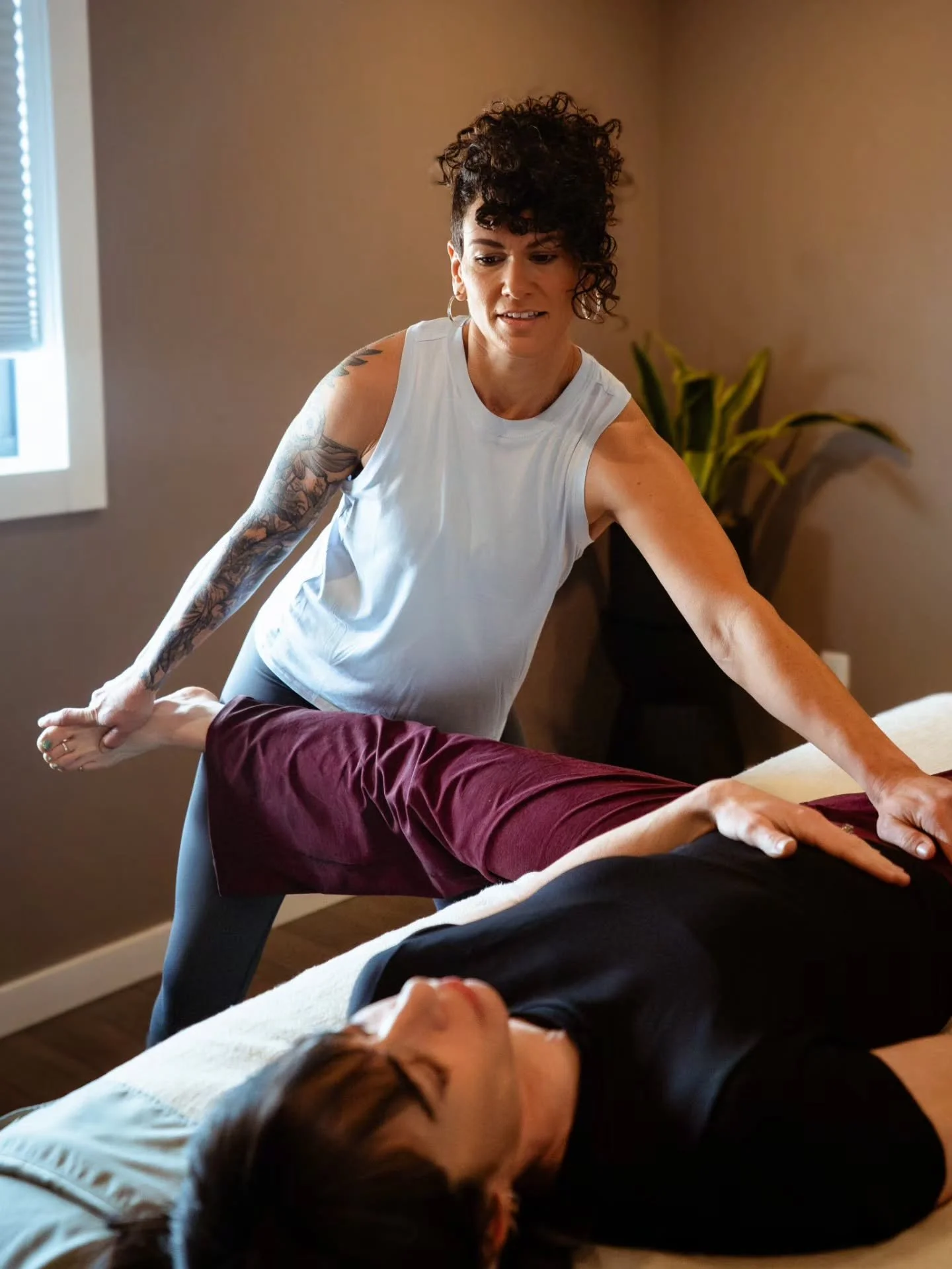 Heather is back for the season!!! 🌞 Her online booking is open now for Therapeutic Massage, Fascia Stretch Therapy, and stretch + massage combo sessions, ranging from 30 to 120 minutes 🥰

Book online at wro2spa.com or reach her directly at 480-773-