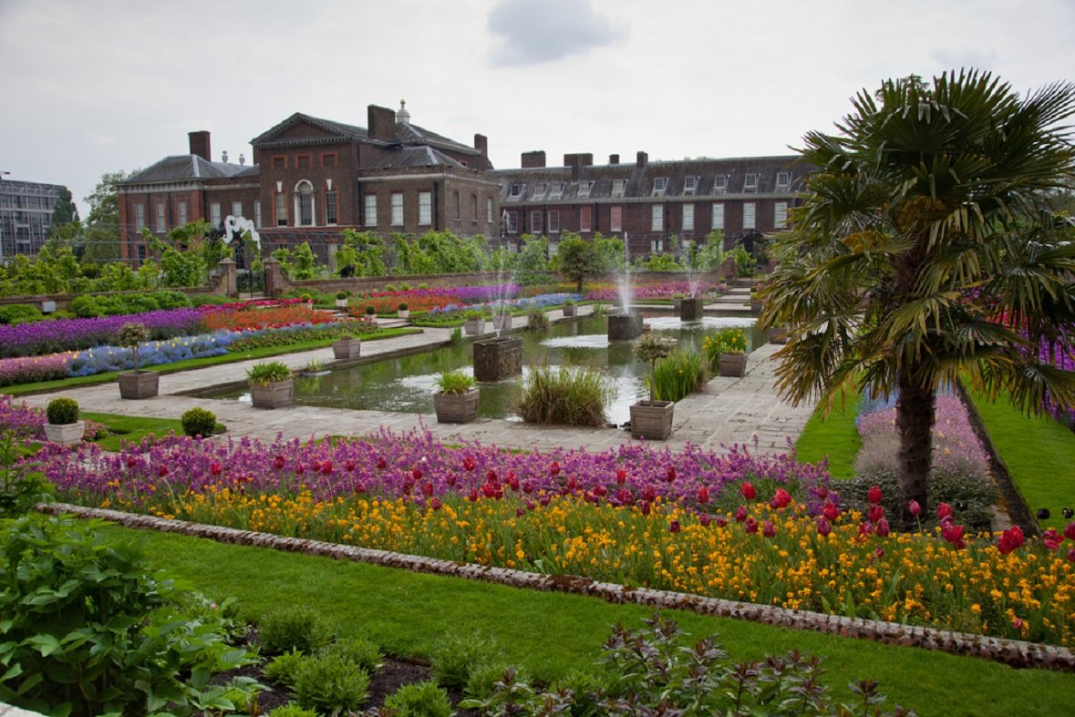 Kensington-palace-garden-London.jpg