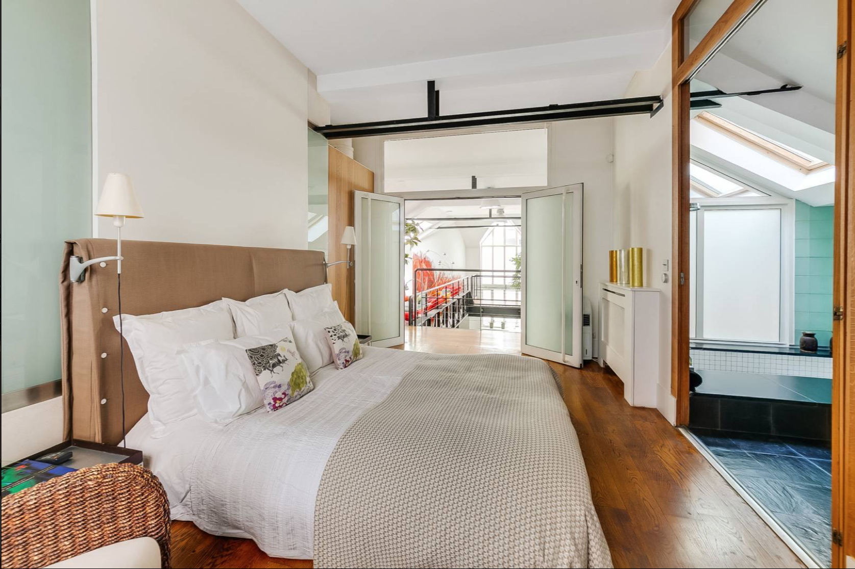 mov-masterbedroom-2021-11-22.png