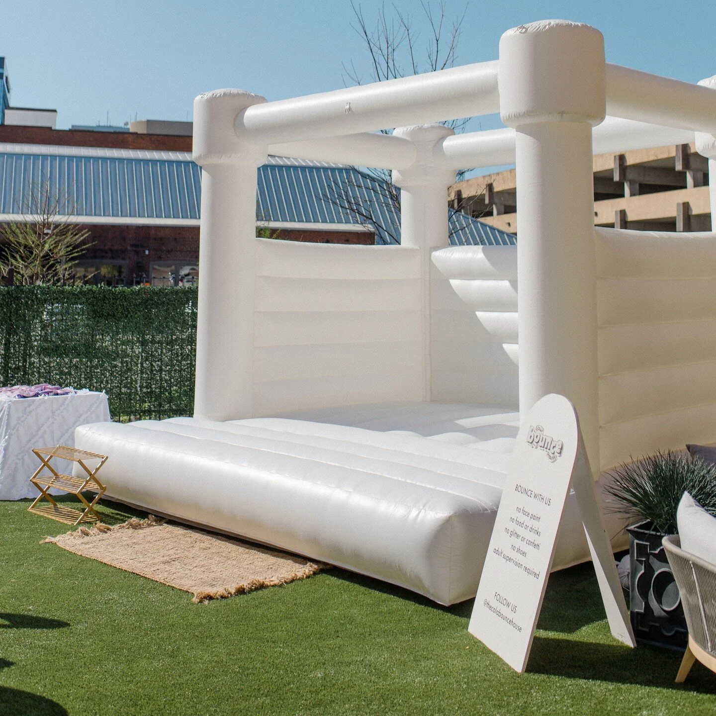 Simple + sweet. 💫 We had so much fun bouncing with @thecolabouncehouse + @alexandrawoodlief last week!

Whether you're celebrating adult celebrations and need a perfect photo spot or looking for an easy energy release for a house full of kiddos - Th