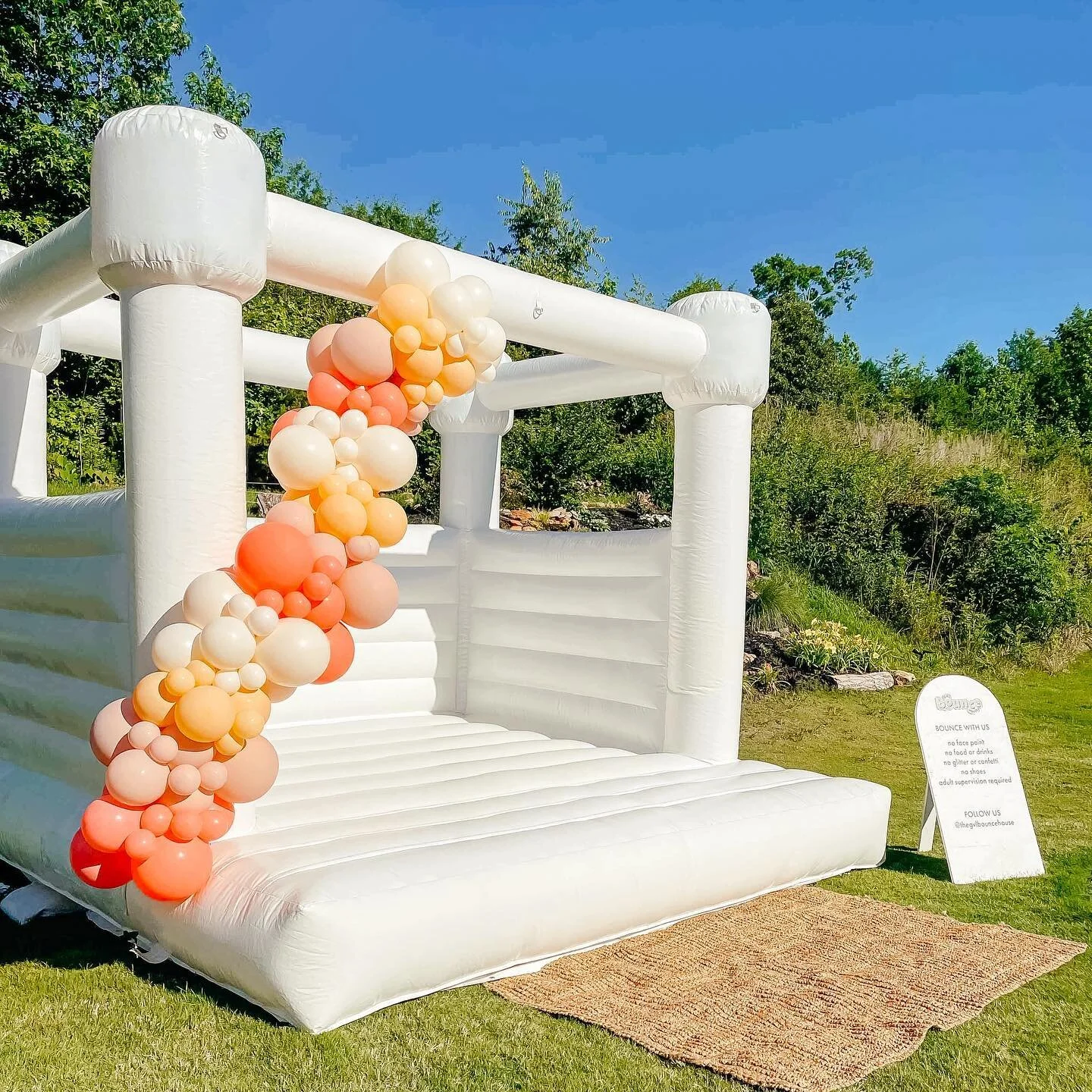 Hellllo summer. 😎 We&rsquo;re almost halfway through the year and still have a few open spots!! 

Head to the link in our bio to book your bounce. 🤗

#thegvlbouncehouse #greenvillesc #greenvillebouncehouse #greenvillesouthcarolina #gvlsc #greenvill