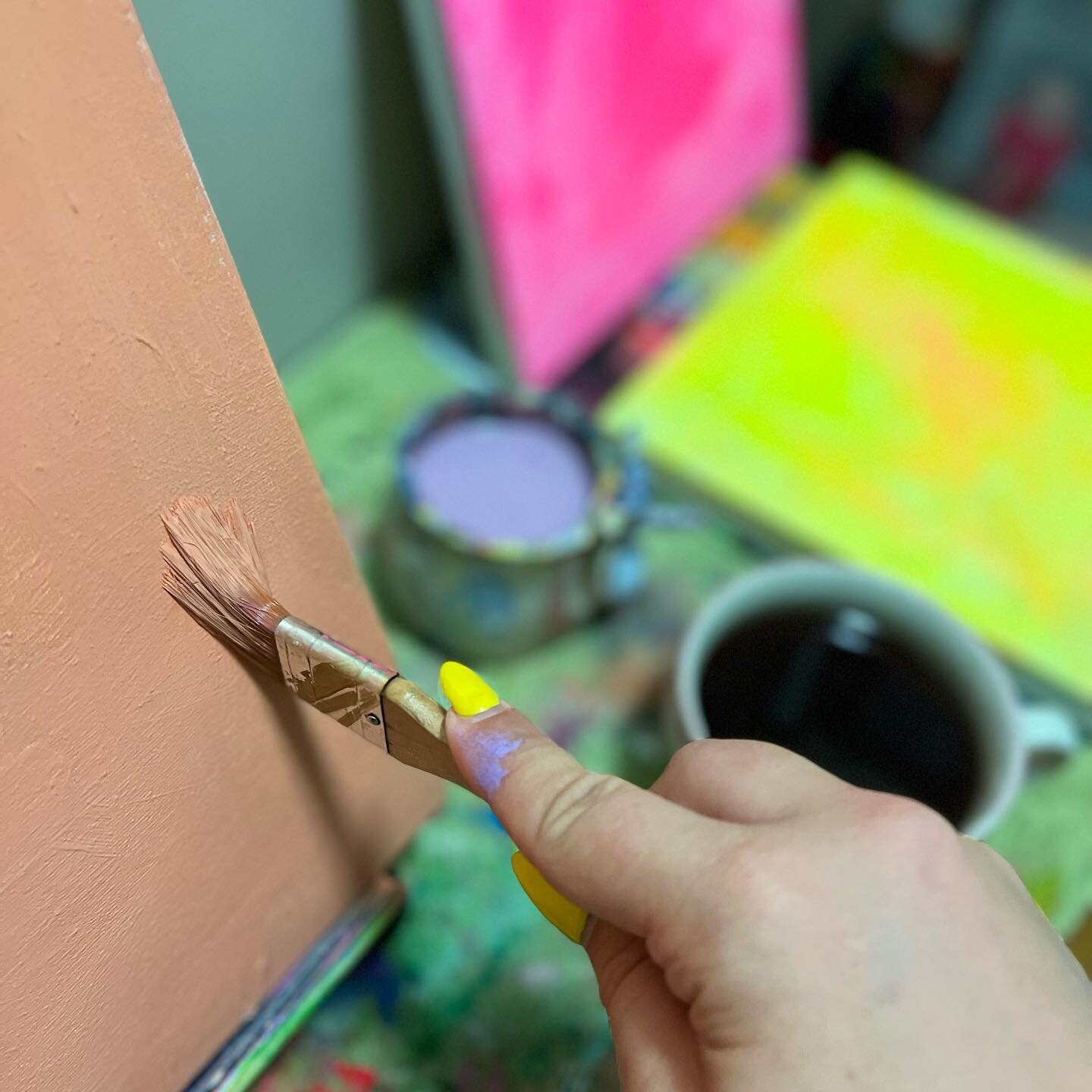 Hazelnut coffee and canvas prep! Feels good to get paint on my hands again. 

#dontmixthecupsup #dontdrinkthepaintwater #yyjart #yyjarts #artist #neonpaint #artistlife
