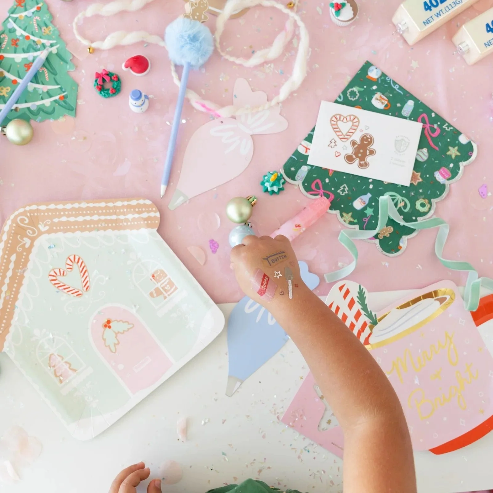 Daydream-Society-Baking-Spirits-Bright-Mint-Gingerbread-House-Large-Plates_800x@2x.jpg