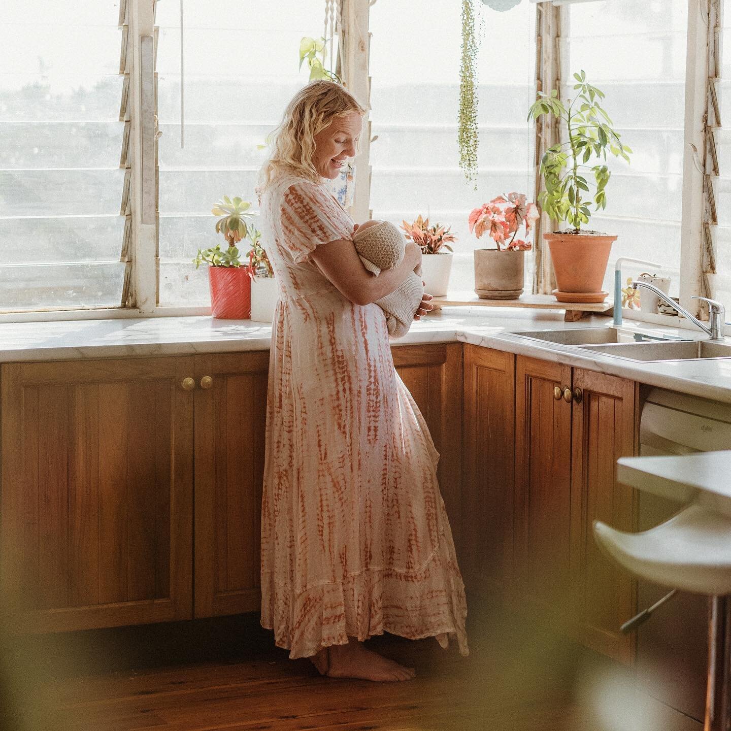 Nakita &amp; Ted ✨

Snippets from a beautiful in home newborn session 🤎
.
.
.
.
.
.
.
.

#erinnredfernphotography 
#centralwestphotographer 
#wellingtonphotographer 
#dubbophotographer 
#mudgeephotographer 
#orangephotographer 
#inhomenewbornsession