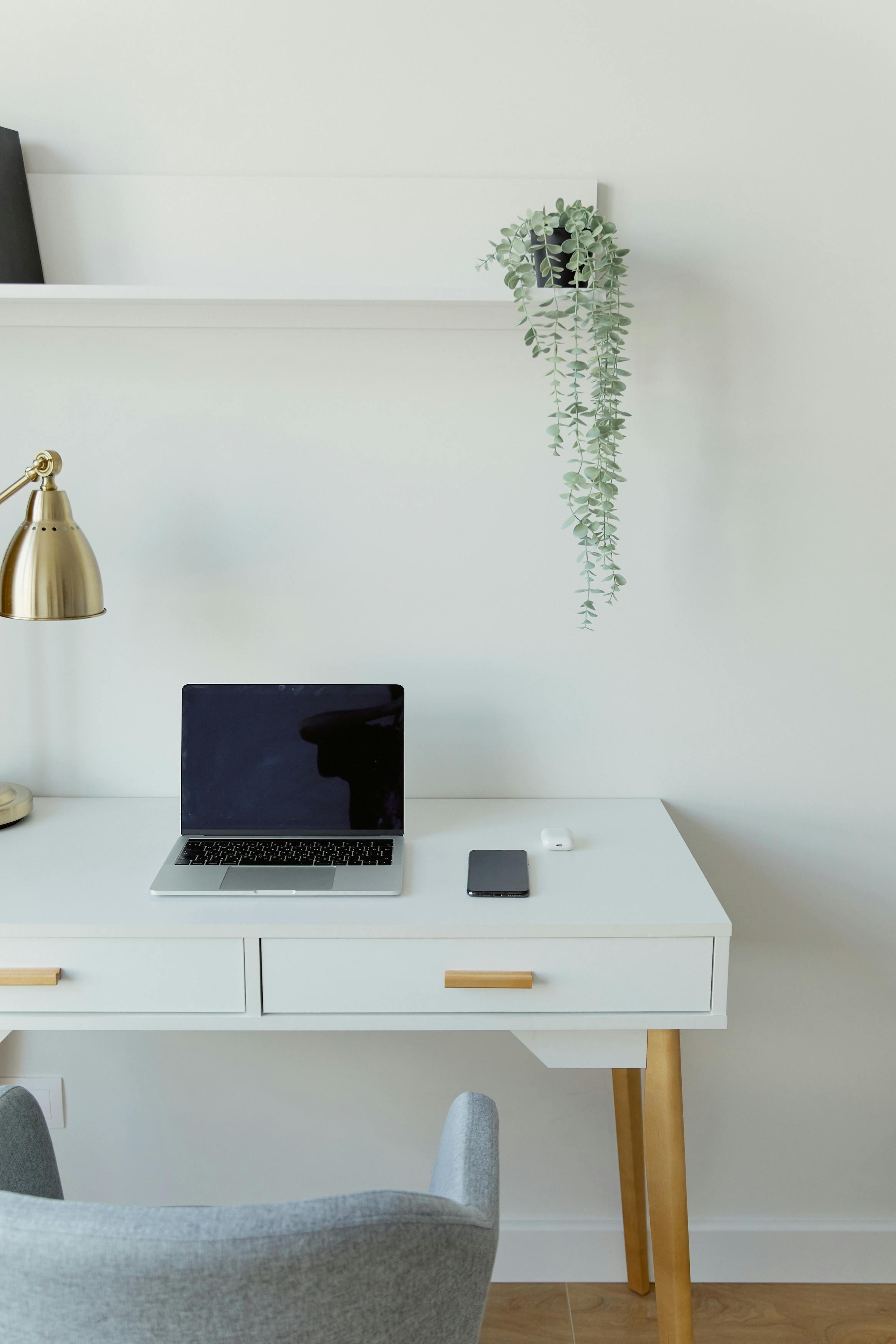 Therapy in Bend, Oregon for adults navigating relationship challenges, life transitions, and feeling stuck. Insightful, supportive therapy to help you move forward.