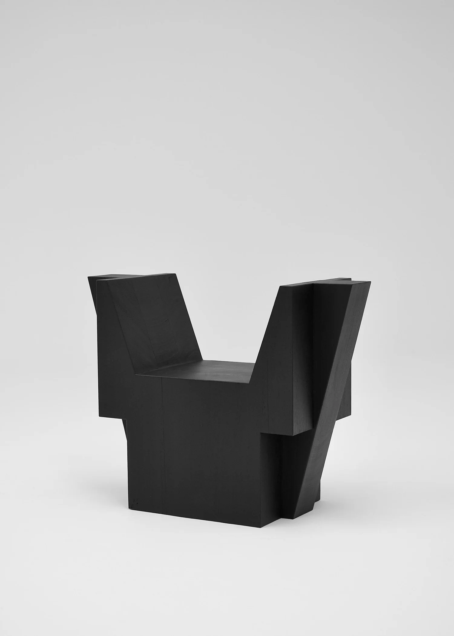Bunker Throne 102023 by Arno Declercq — complete product view