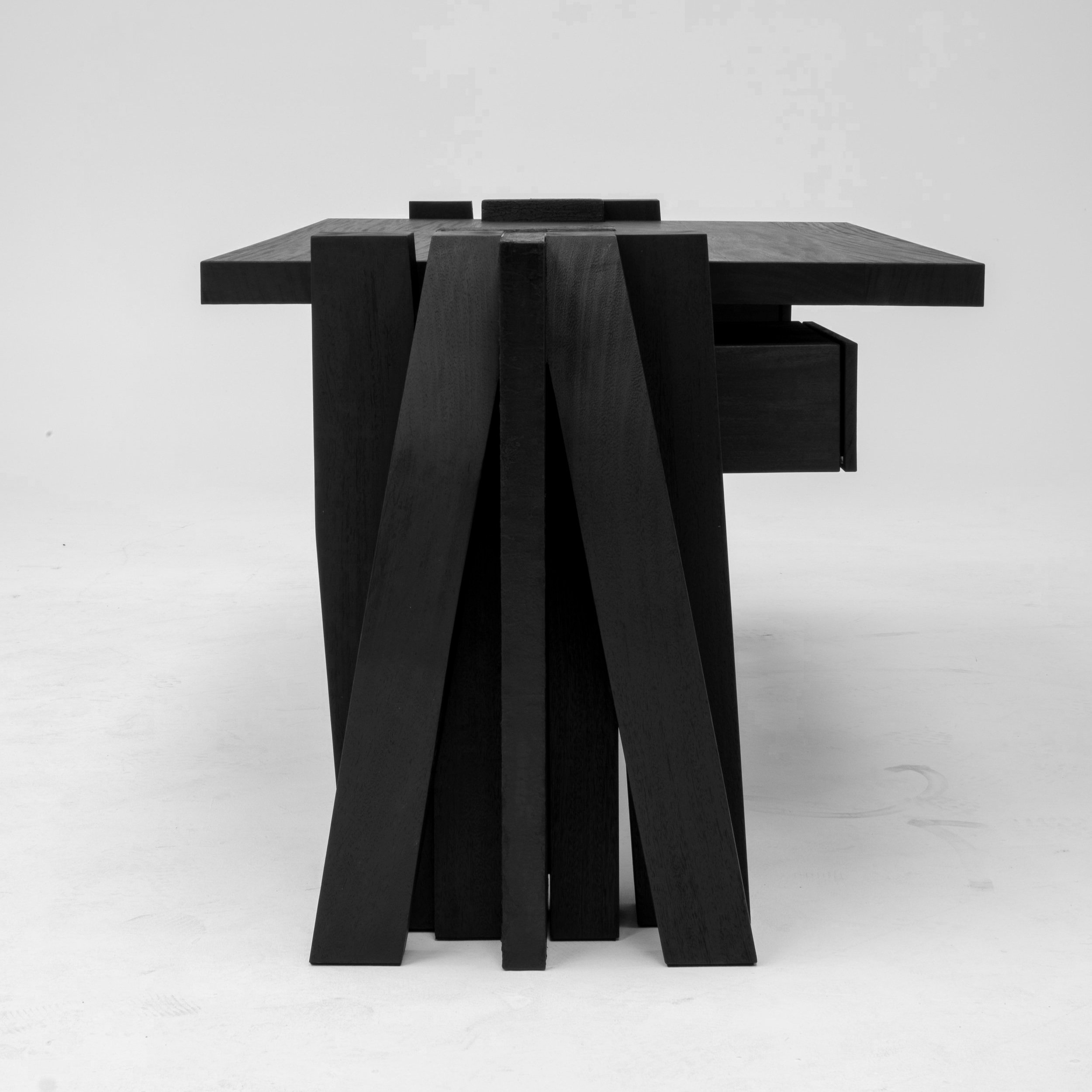 Arno+Declercq+-+Work+-+Umbo+Desk+-+4.jpg