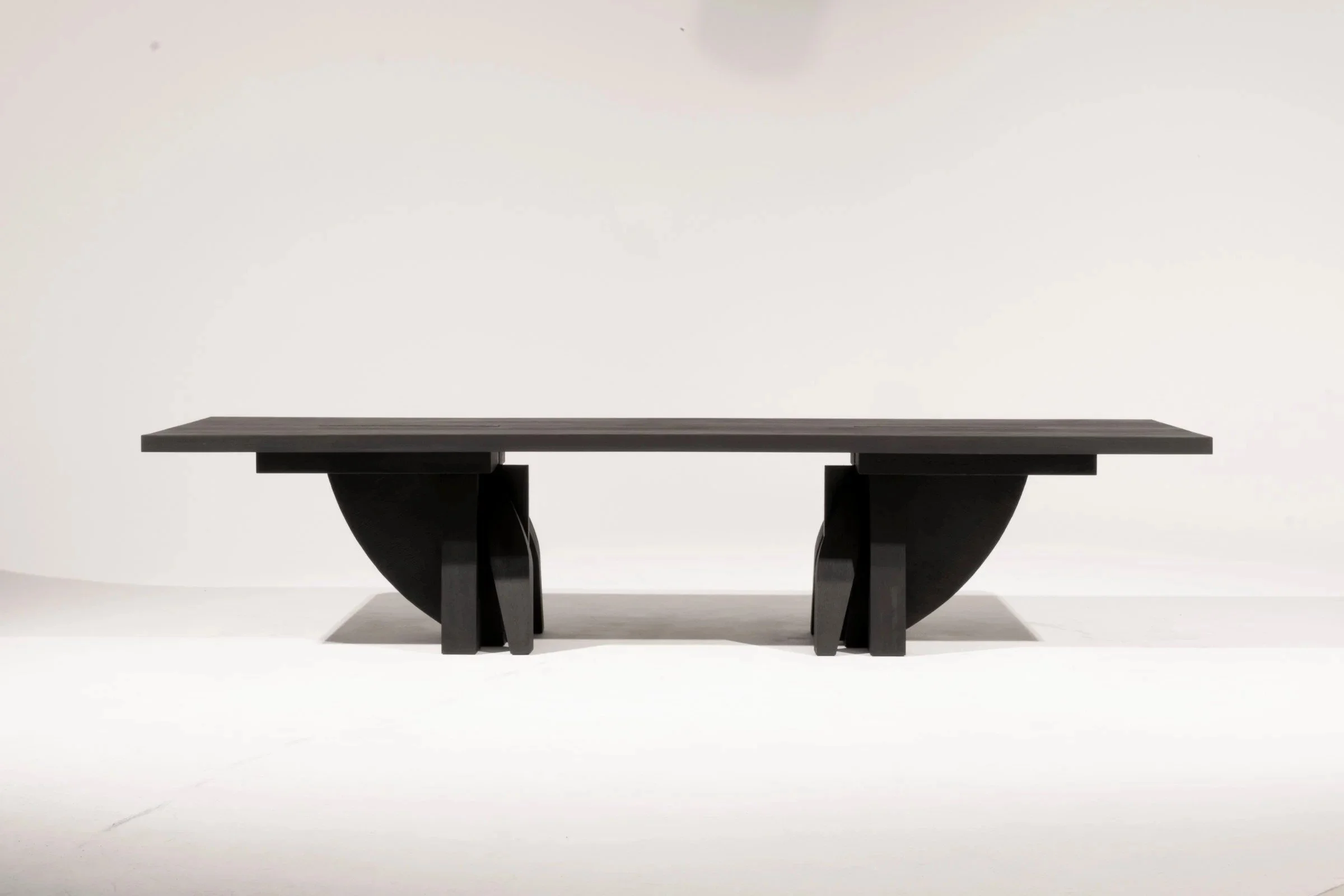 UMBO DINING TABLE