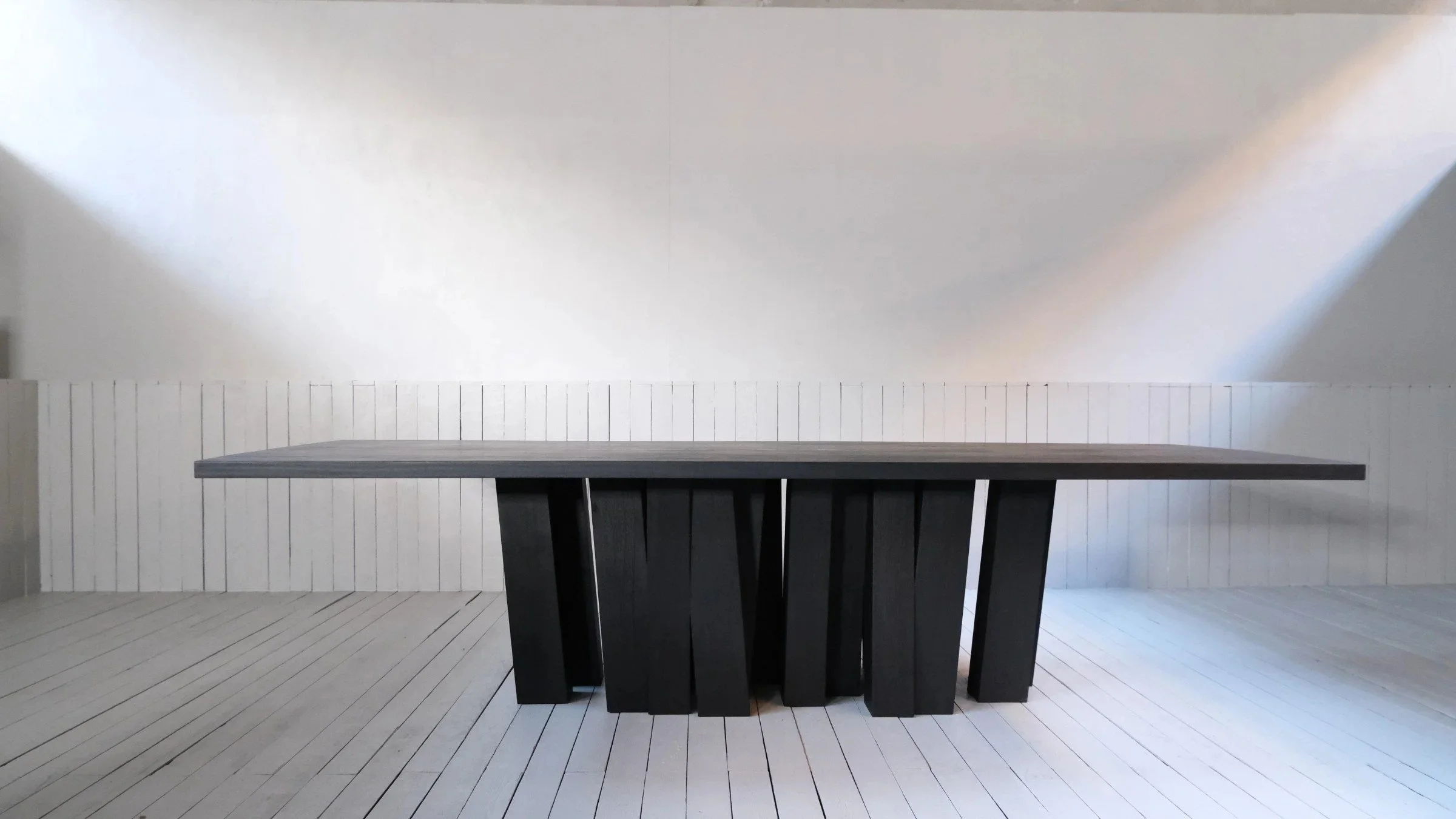 ZOUMEY TABLE LARGE BASE