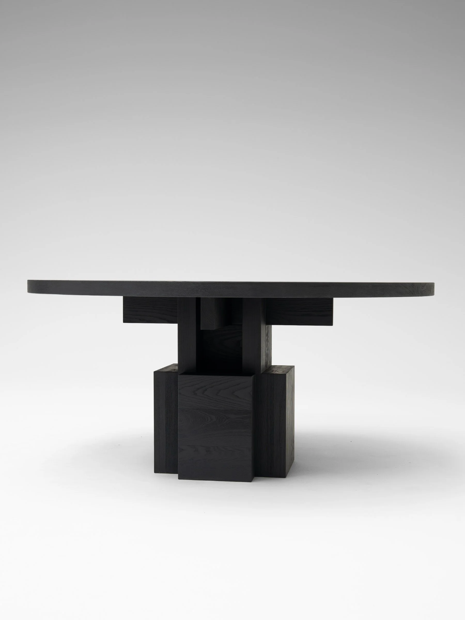 Fundament Round Table — studio photograph 6