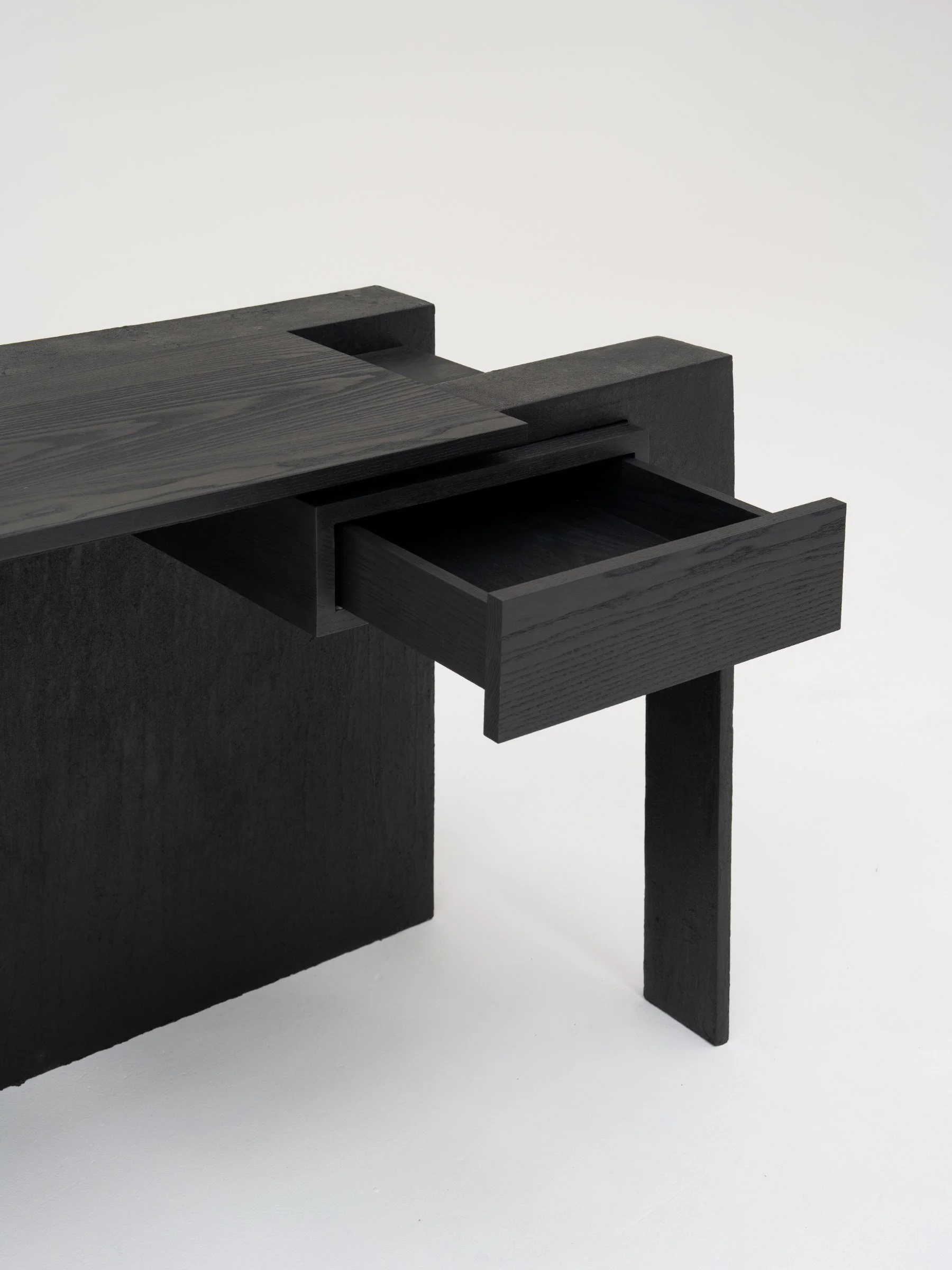 Fundament Desk — studio photograph 6