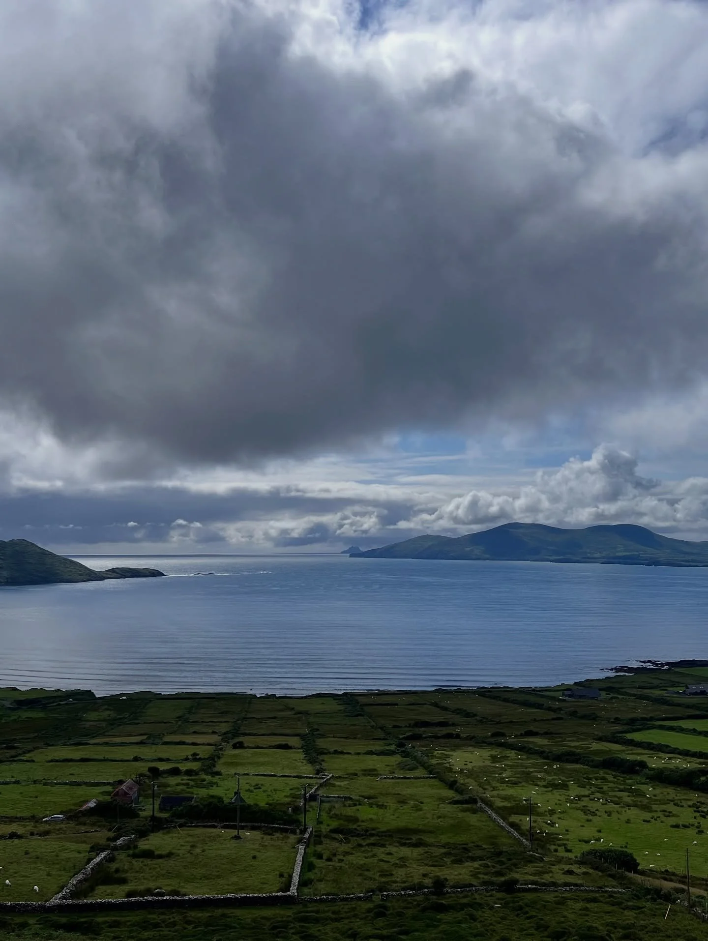 Oh Ireland and Scotland, we&rsquo;re starting to forget how terrible the trip was after looking through our pictures&hellip; 💚💙

#luckoftheirish #irelandtravels #scotlandtravels