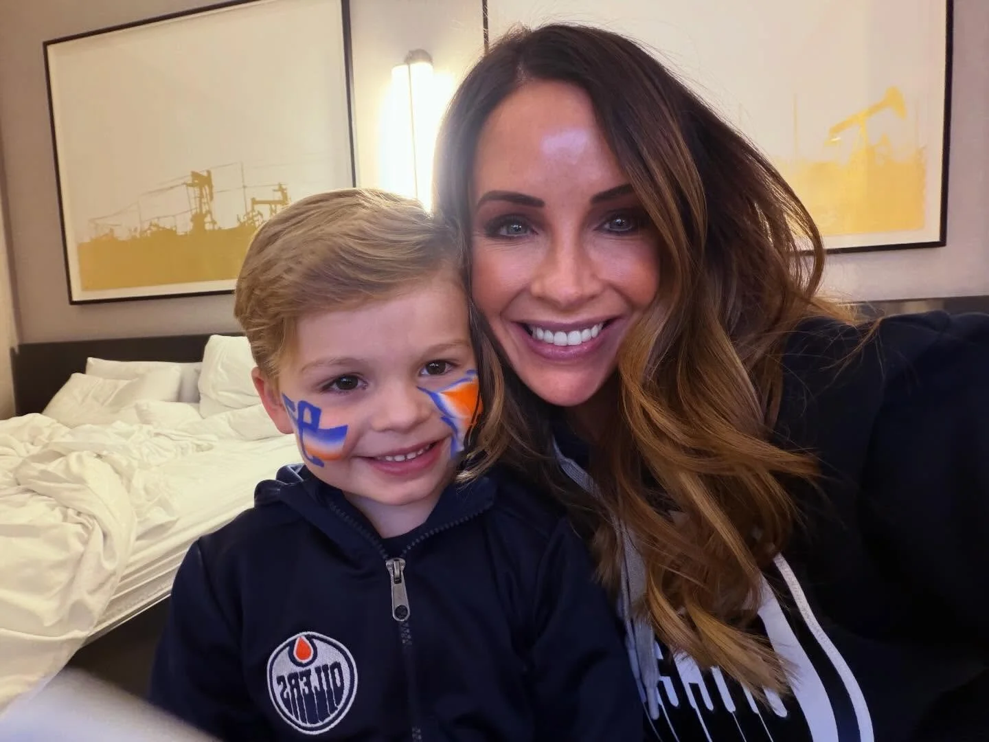 New family tradition: Oilers Hockey every winter 🥅 🏒 
#mcdavid #connormcdavid #leondraisaitl #draisaitl