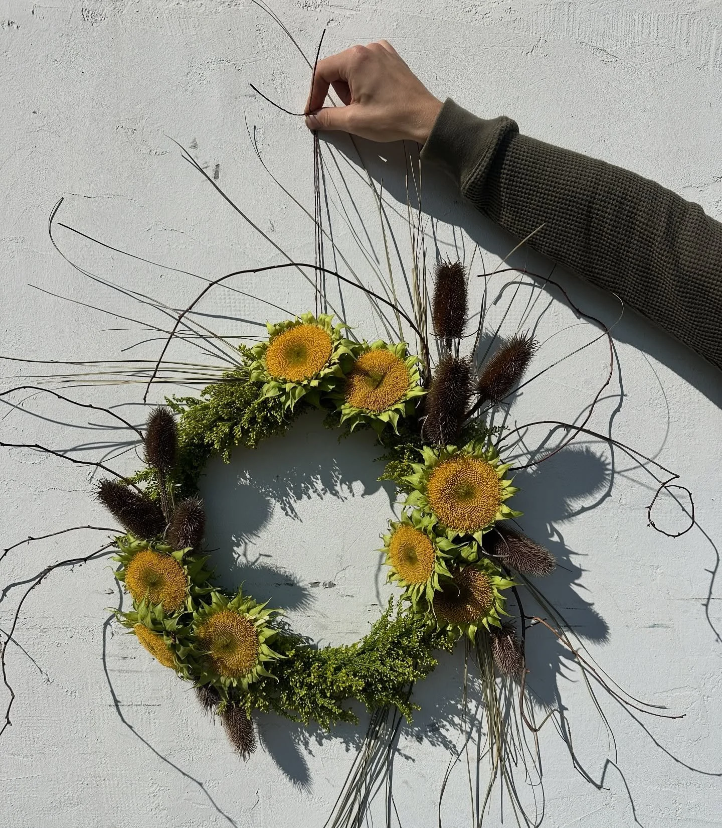 ITS WREATH SZN BABY! Come join us this Wednesday or Sunday in creating pretty, dried wreaths that can go just about anywhere! PUT A WREATH ON IT! Tickets and details on our website.