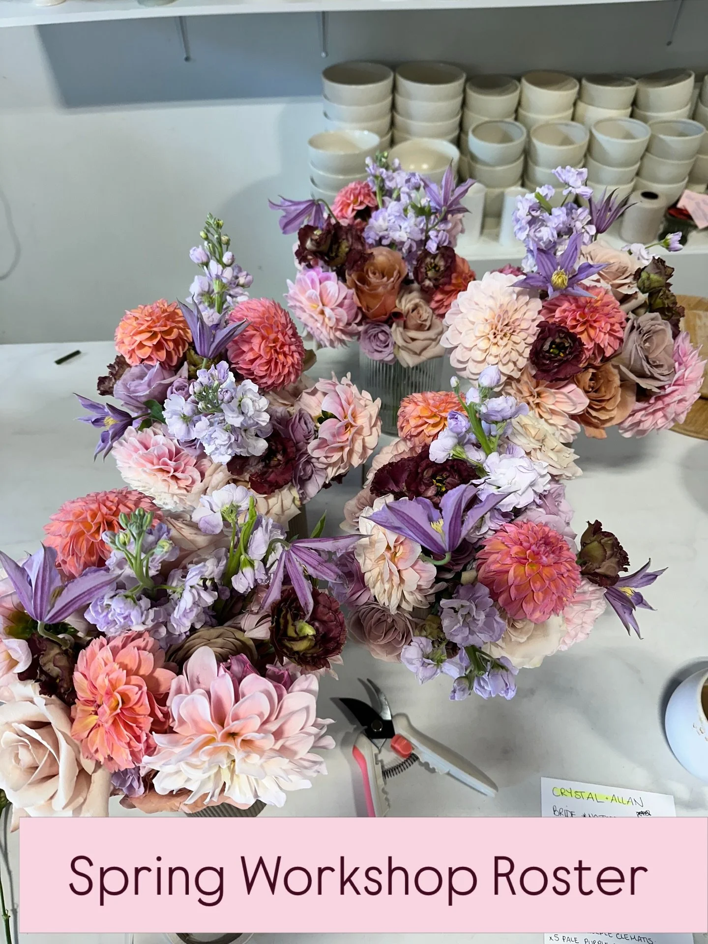 BLOOM SCHOOL UPCOMING DATES ARE POPPING, just like SPRING 🌷🌿 {fingers crossed!} Full details are available on our website, linked in bio! 
Who&rsquo;s coming to one of our upcoming classes? 
We&rsquo;d love to see you join us! 💫