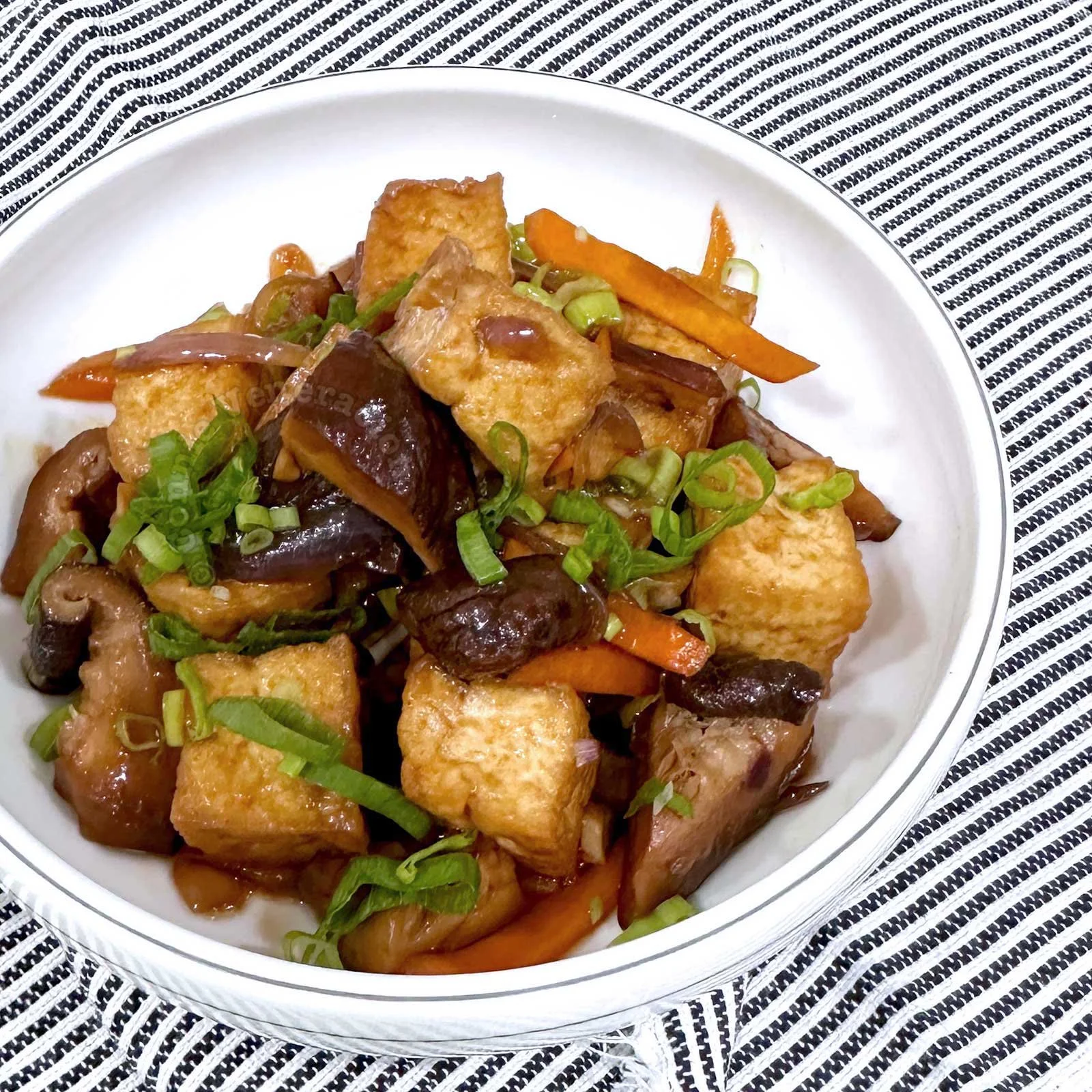 Shitake Pasta with Crispy TofuⓋ
