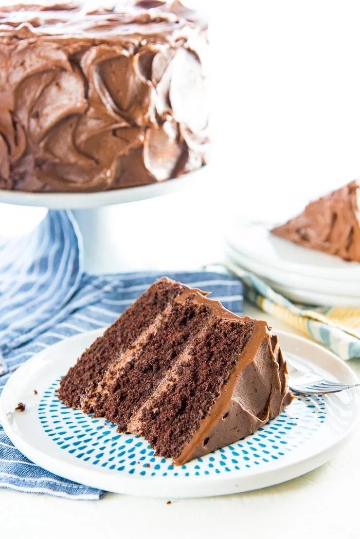 Classic-Chocolate-Cake-5900-700x1049.jpg