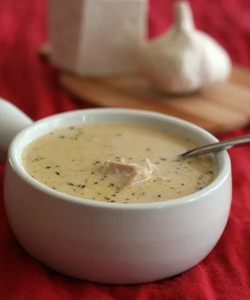 Roasted garlic and chicken soup