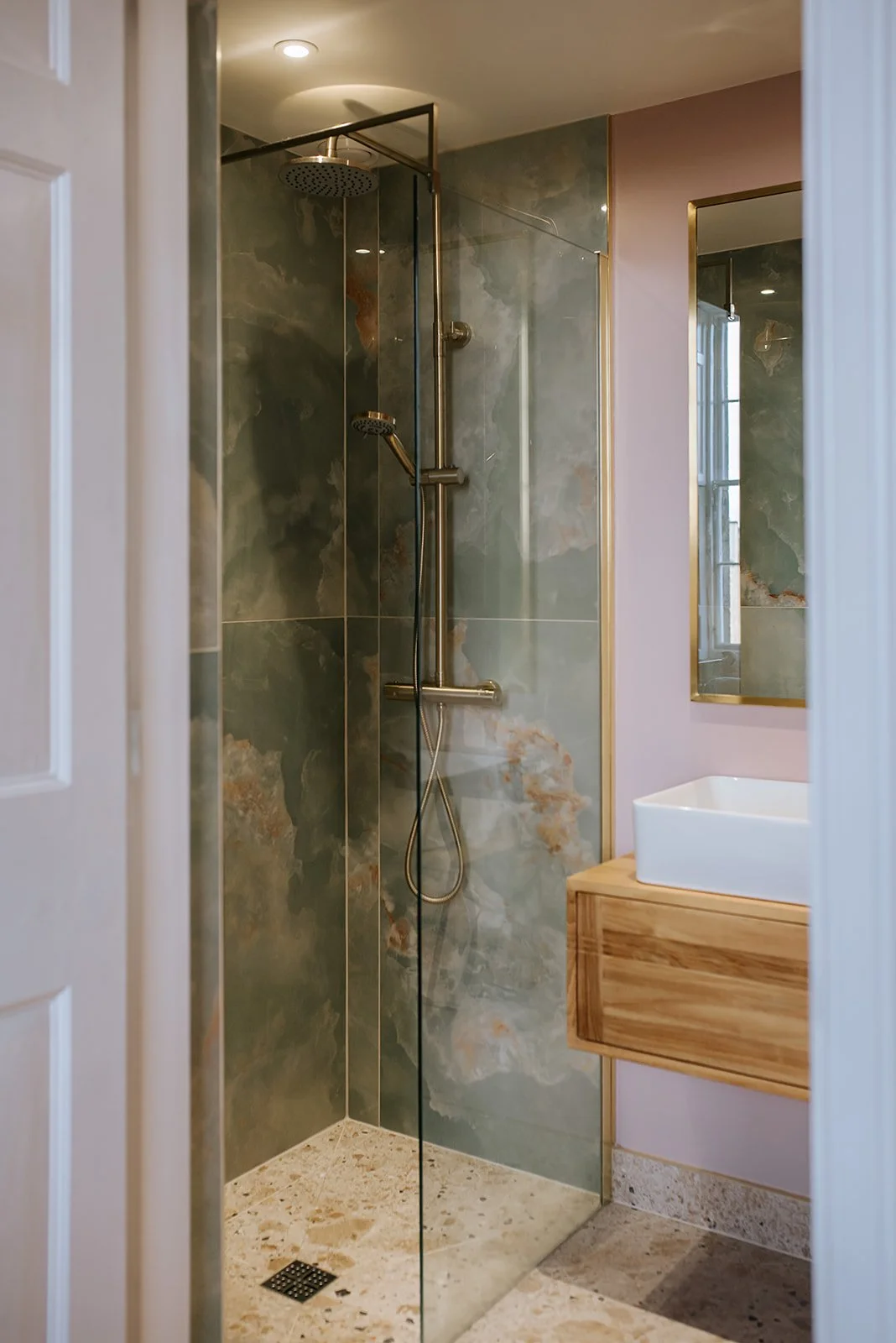 MAEDANIELS - LUCI REV-301_websize.jpg