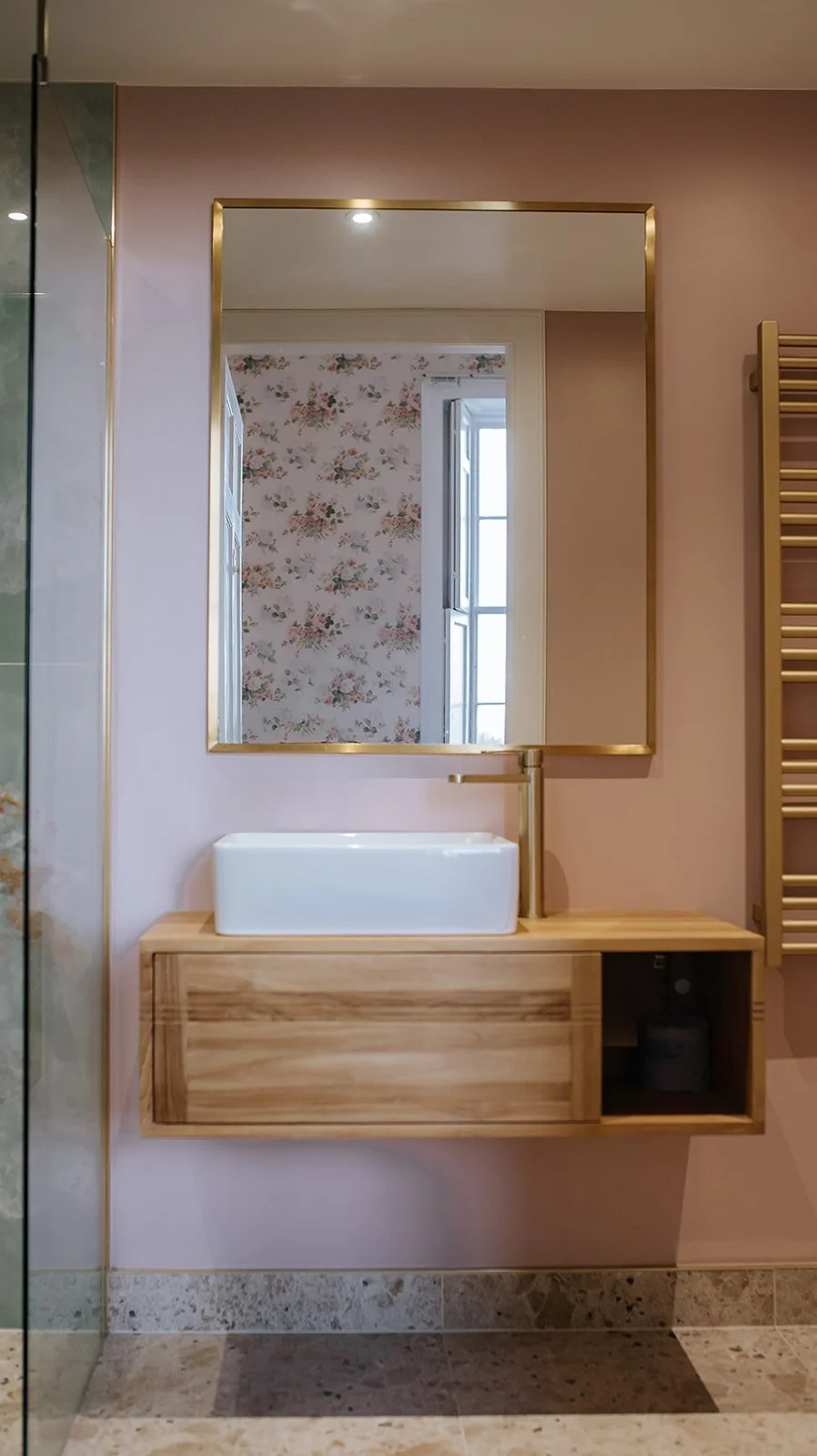 MAEDANIELS - LUCI REV-302_websize.jpg