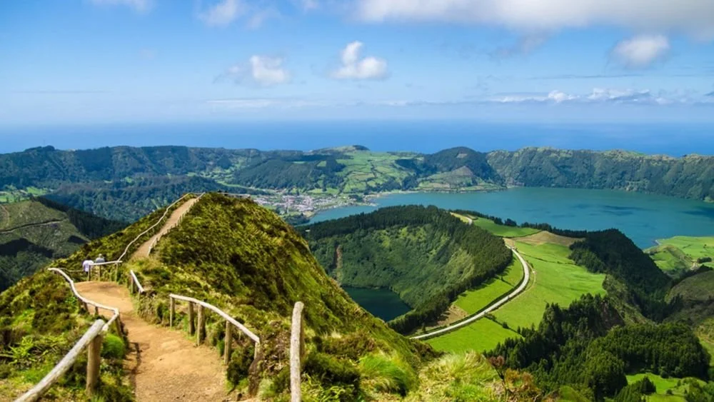 medium_6289441198e71b2ef0995111_Azores_Sao_Miguel_Sete_Cidades_trail_30f7ecd5bd.jpg