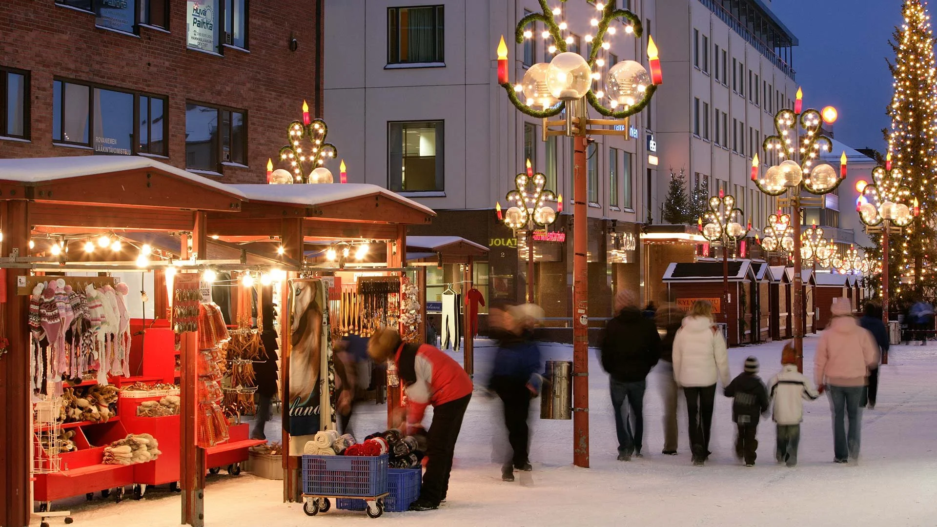 christmas-market-rovaniemi©visitrovaniemi.fi.jpg