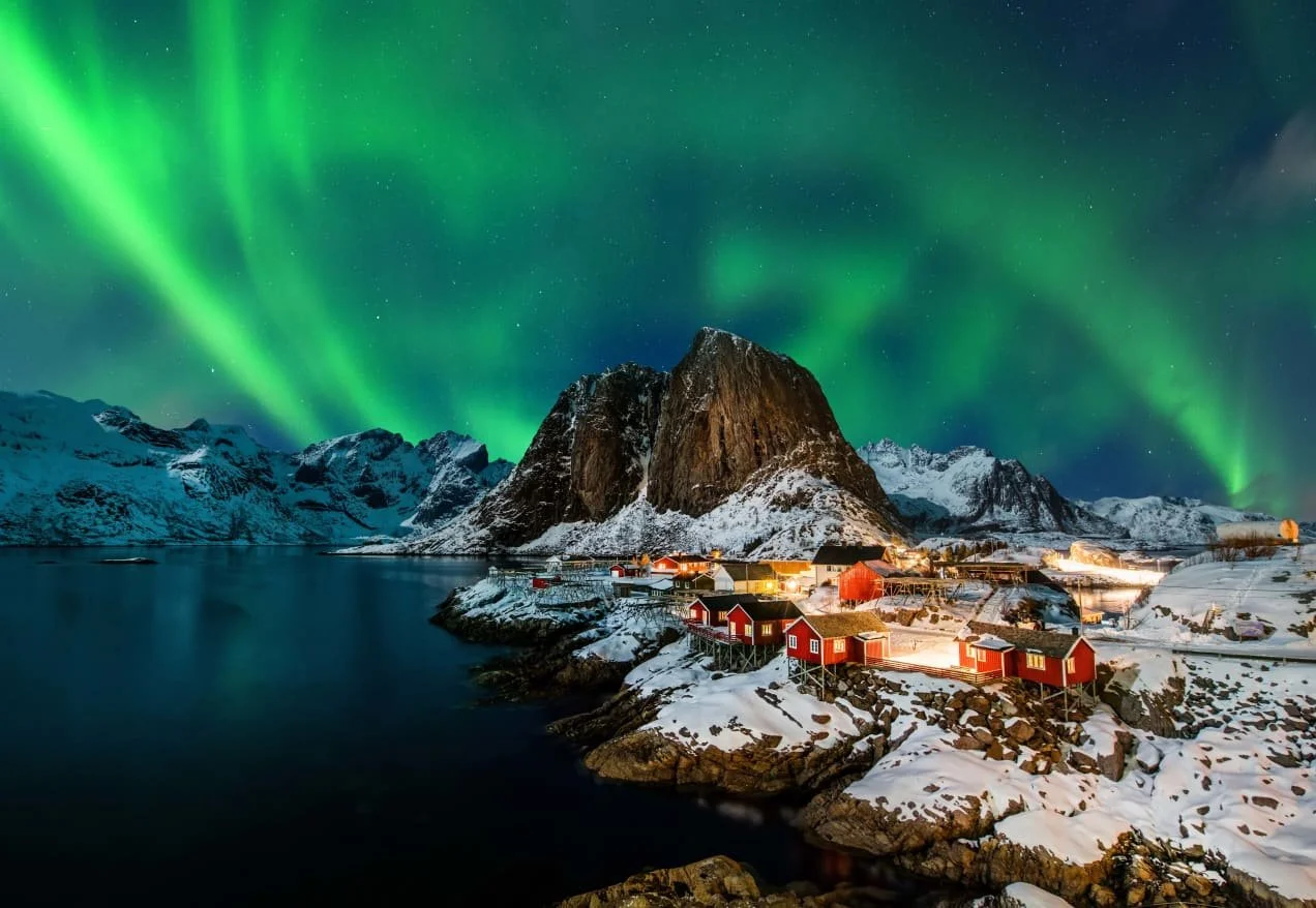 northern-lights-lofoten-hamnoy-norway.jpg