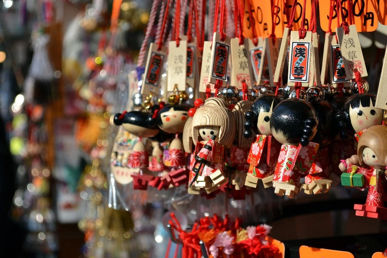 souvenir-shops-japan.jpg