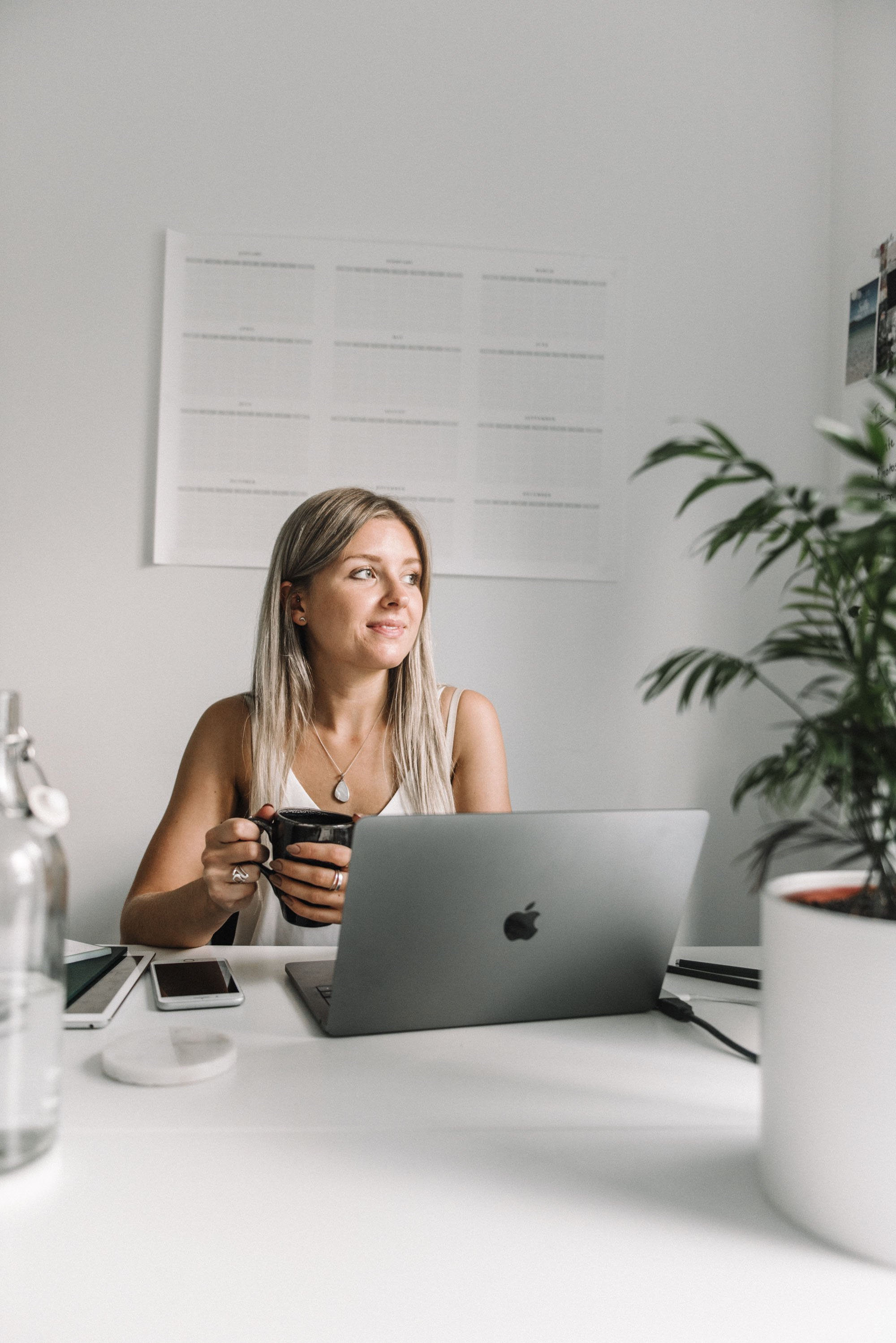 byRosanna - Anna at her desk