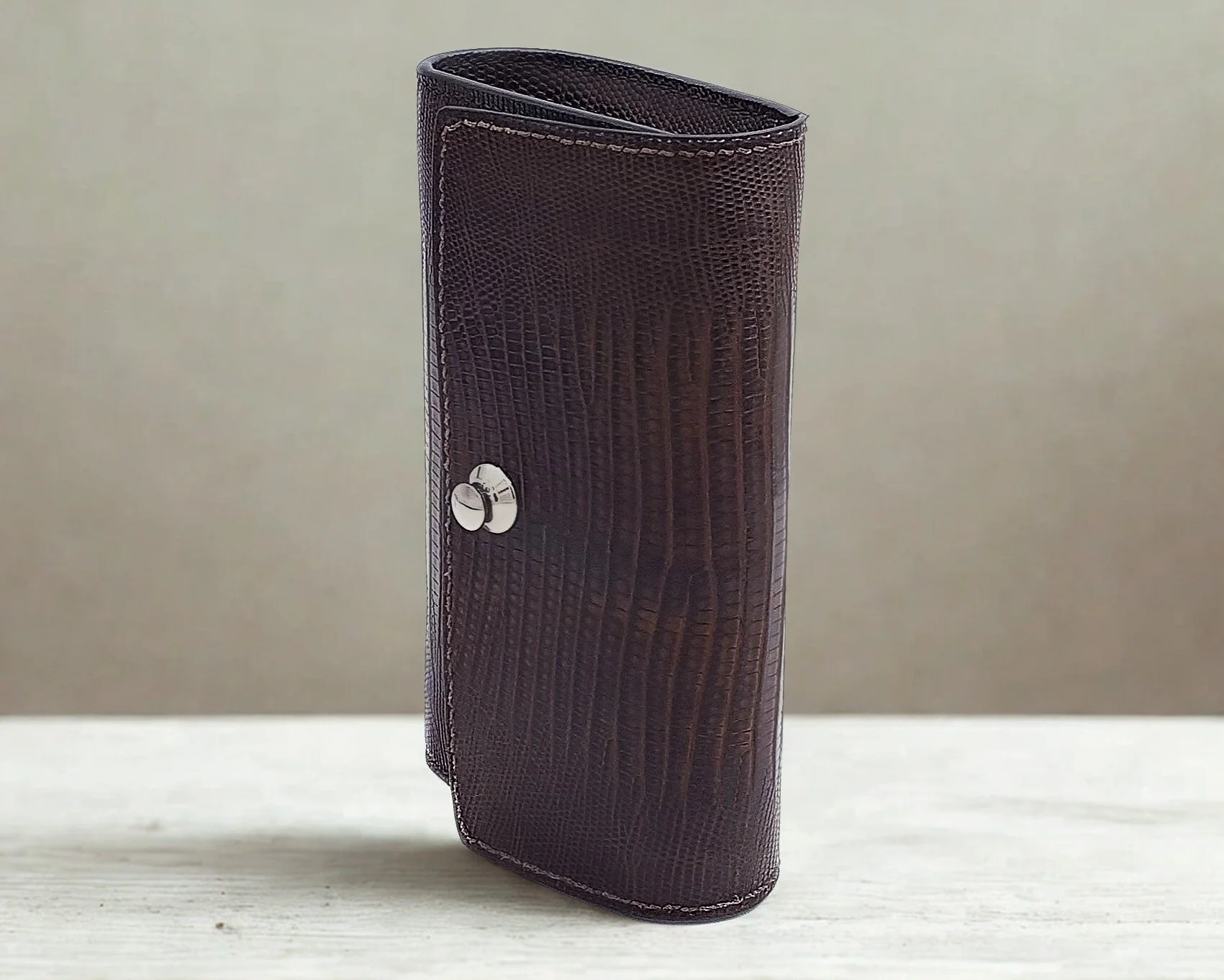 Lizard Clutch (brown)_2.jpg