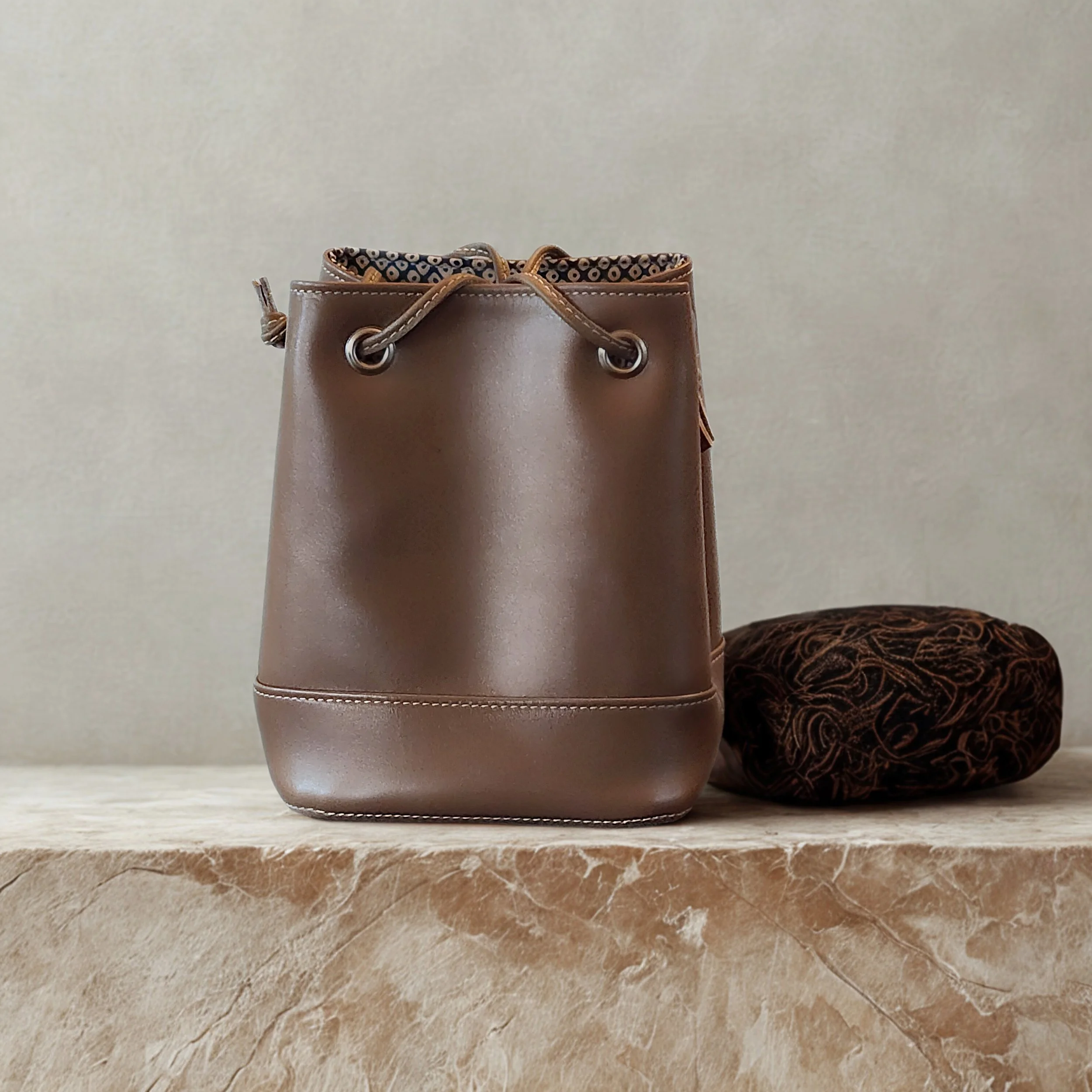 Bucket Bag_1.jpg