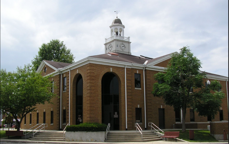 Clinton County Courthouse in Albany, Kentucky