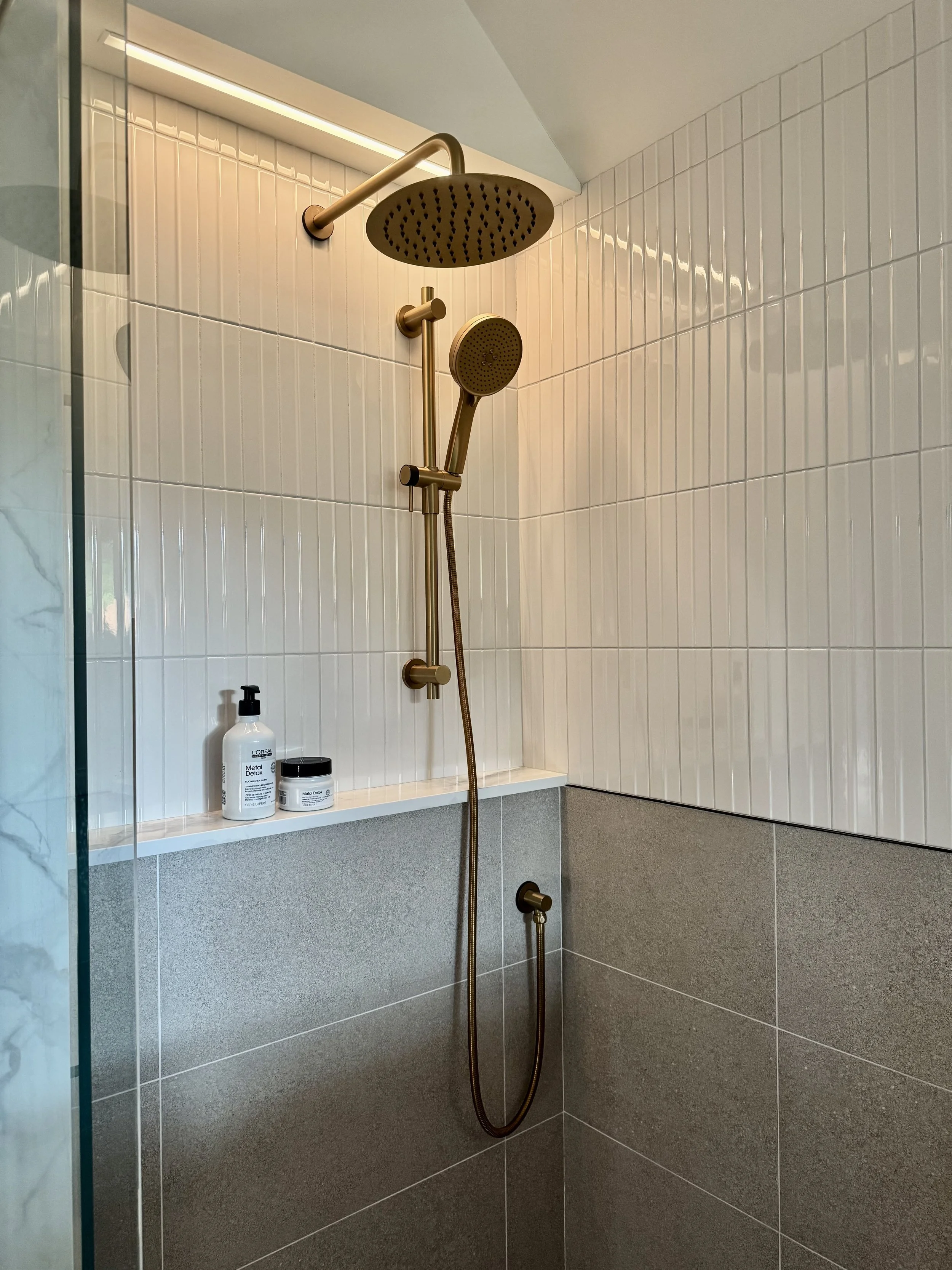 HH68-hinterhaus-41-stratford-nordic-interiors-scandi-vibe-ensuite-bath-tenzo-fixtures-rain-shower.jpg