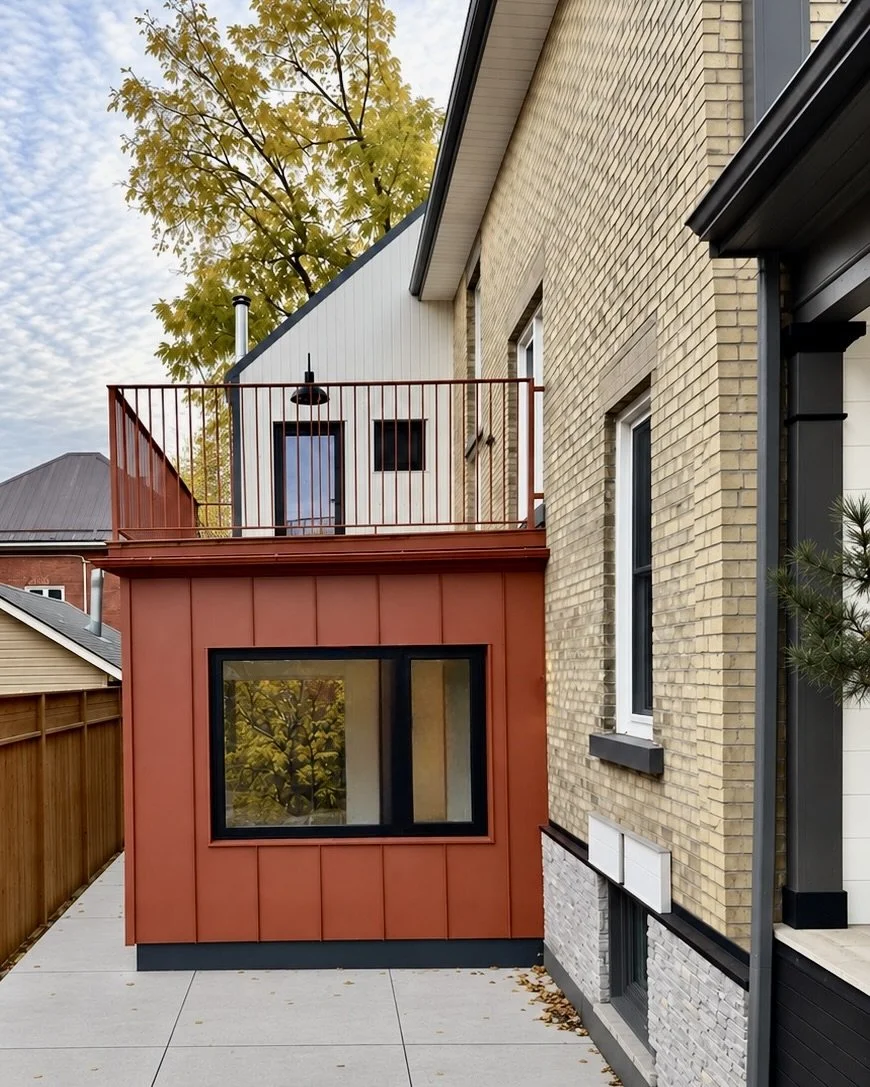 HH63-hinterhaus-41-stratford-nordic-interiors-scandi-vibe-rust-coloured-metal-siding.jpeg