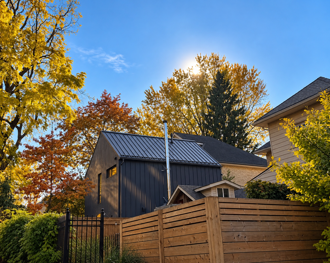 HH76-hinterhaus-41-nordic-barn-adu-elevin-design-group-exterior-metal-cladding-afternoon-sun.png