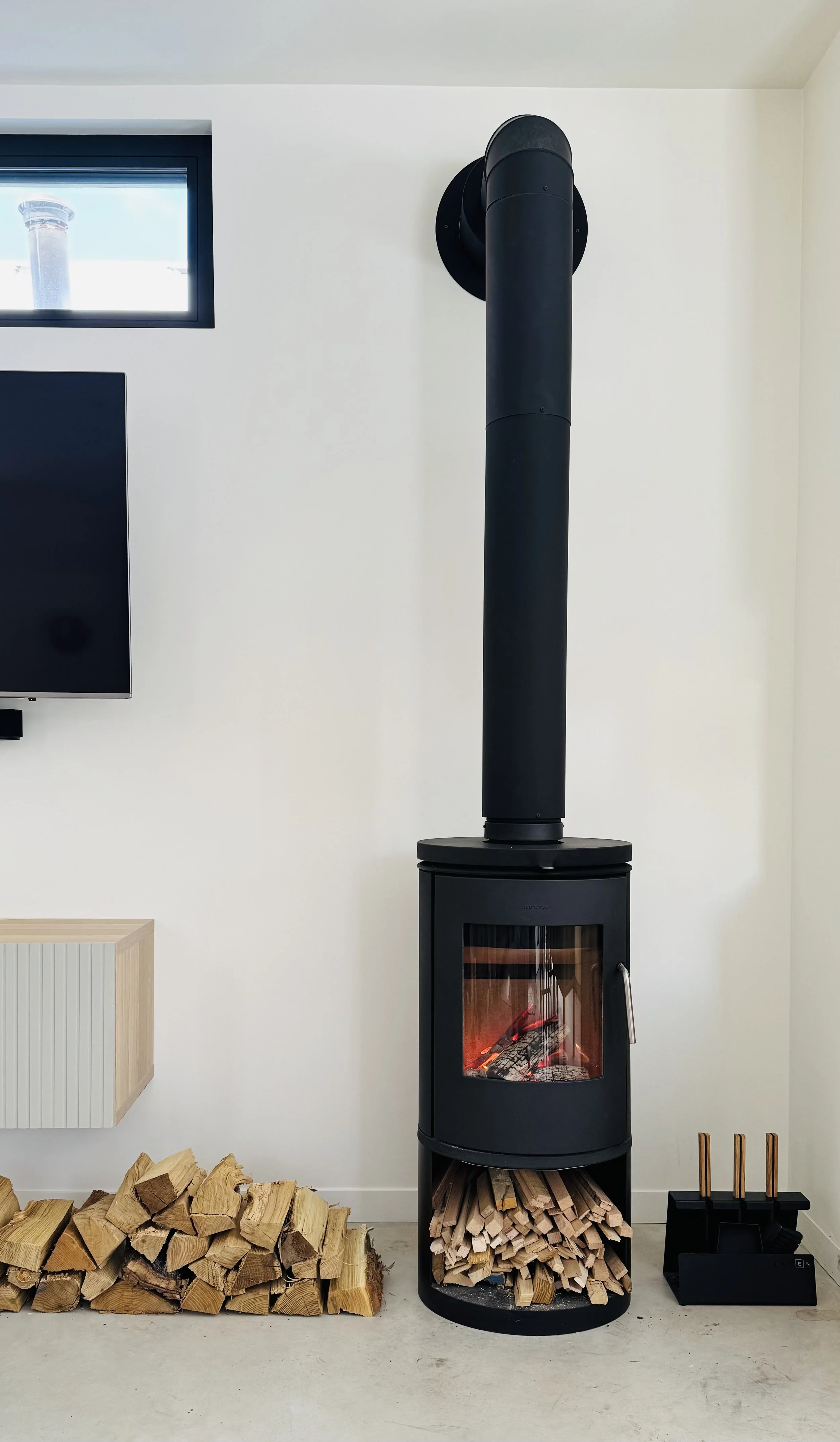 HH23-hinterhaus-41-nordic-barn-adu-elevin-design-group-danish-morsø-wood-stove-living-room.jpg