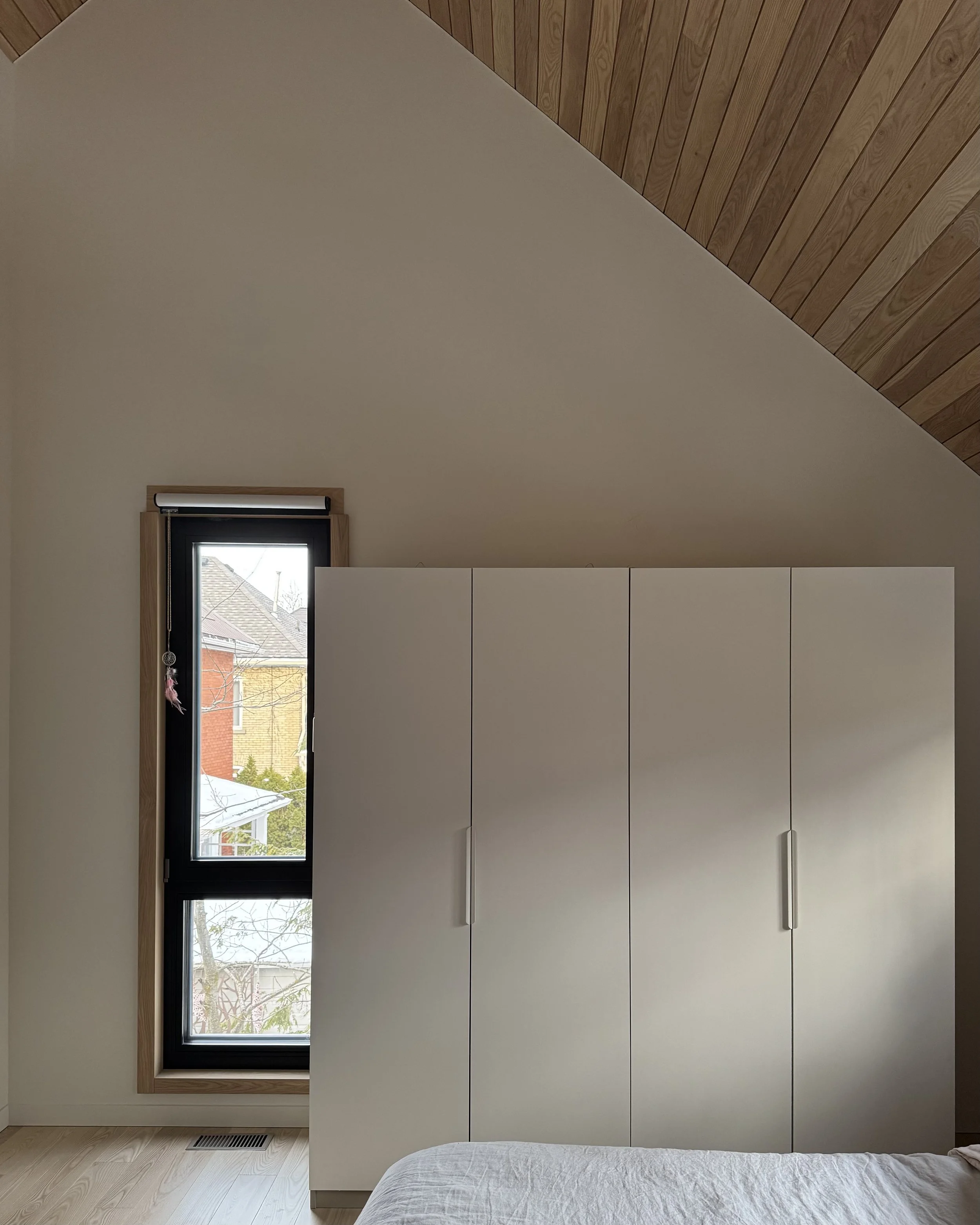 HH34-hinterhaus-41-nordic-barn-adu-elevin-design-group-vetta-bedroom-window-canadian-ash-ceiling.jpg