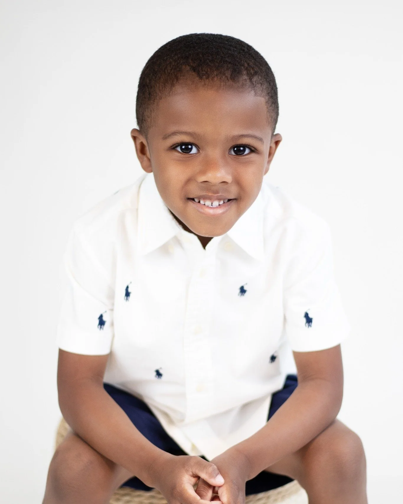 Boom! That smile just stole the show 😎🔥 Kids bring the sparkle &mdash; we just catch it. #AgooFamilyPhotography #StarOfTheShot #HappyVibesOnly #KidEnergy #FamilyPortraits #MichiganPhotographer 😄💥📷