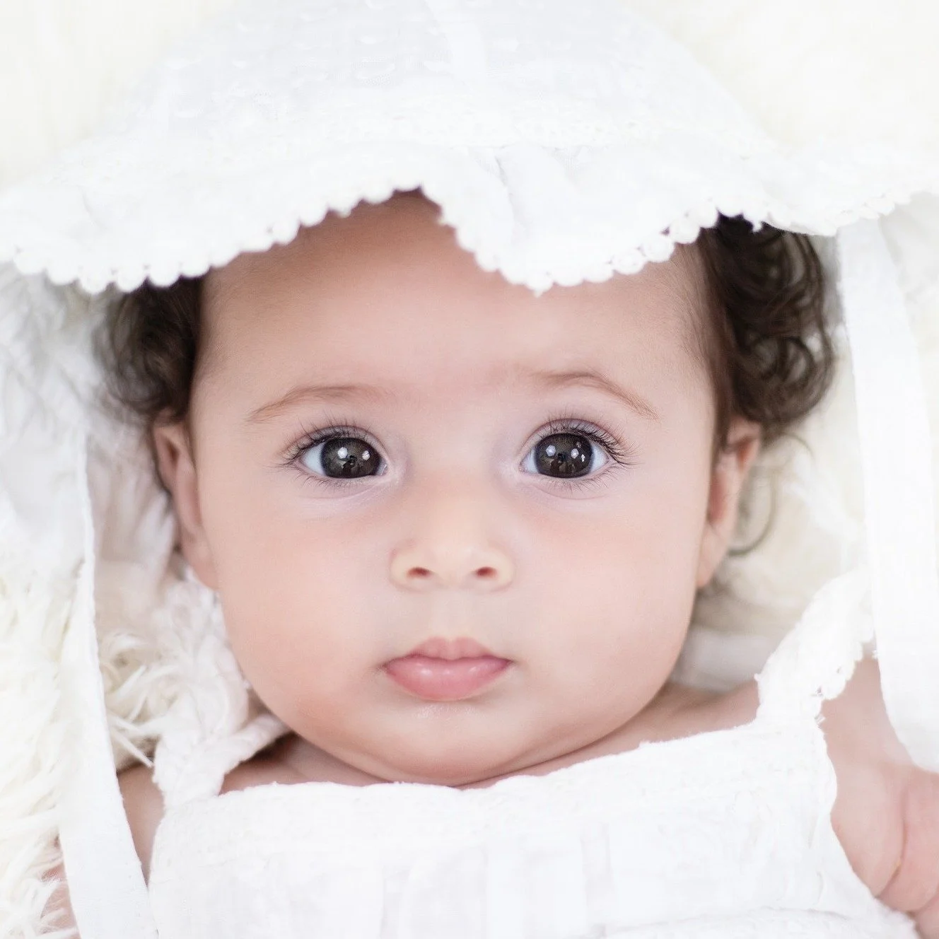 🌼 Eyes full of wonder, heart full of magic. 👶💖✨
#AgooFamilyPhotography #BabyGirl #LittleStar #InnocentEyes #PureMagic #TinyMoments #FamilyPhotography