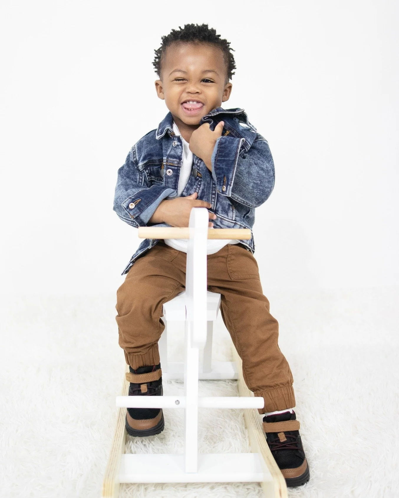 Smile! You're on Camera! 📸😃

#agoofamilyphotography #agoofamilyphotography #newbornphotography
#newbornphotographer #infantphotography #toddlersphotography #familyphotography #familyphotographer #babyboy
#michiganphotographer #prettylovelymoments