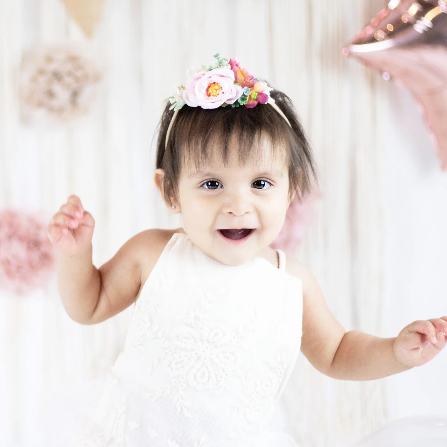 🎉 Watching her grow has been such a joy. 😍 📸

#AgooFamilyPhotography #NewbornPhotography #InfantPhotography #ToddlerPhotography #FamilyPhotography #SweetGirl #MilestoneMoments #MetroDetroitPhotographer #NaturalPortraits