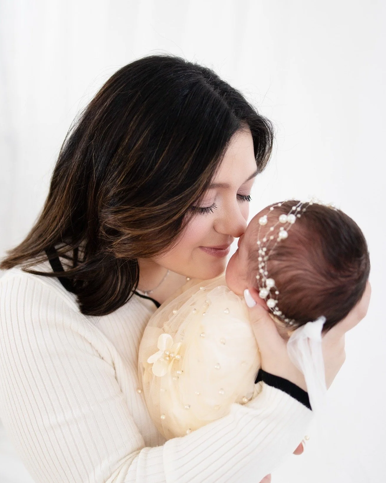 Nose to nose, heart to heart 🤍👶🏼✨
#NewbornLove #MomAndDaughter #PureMagic #TinyMoments #Blessed