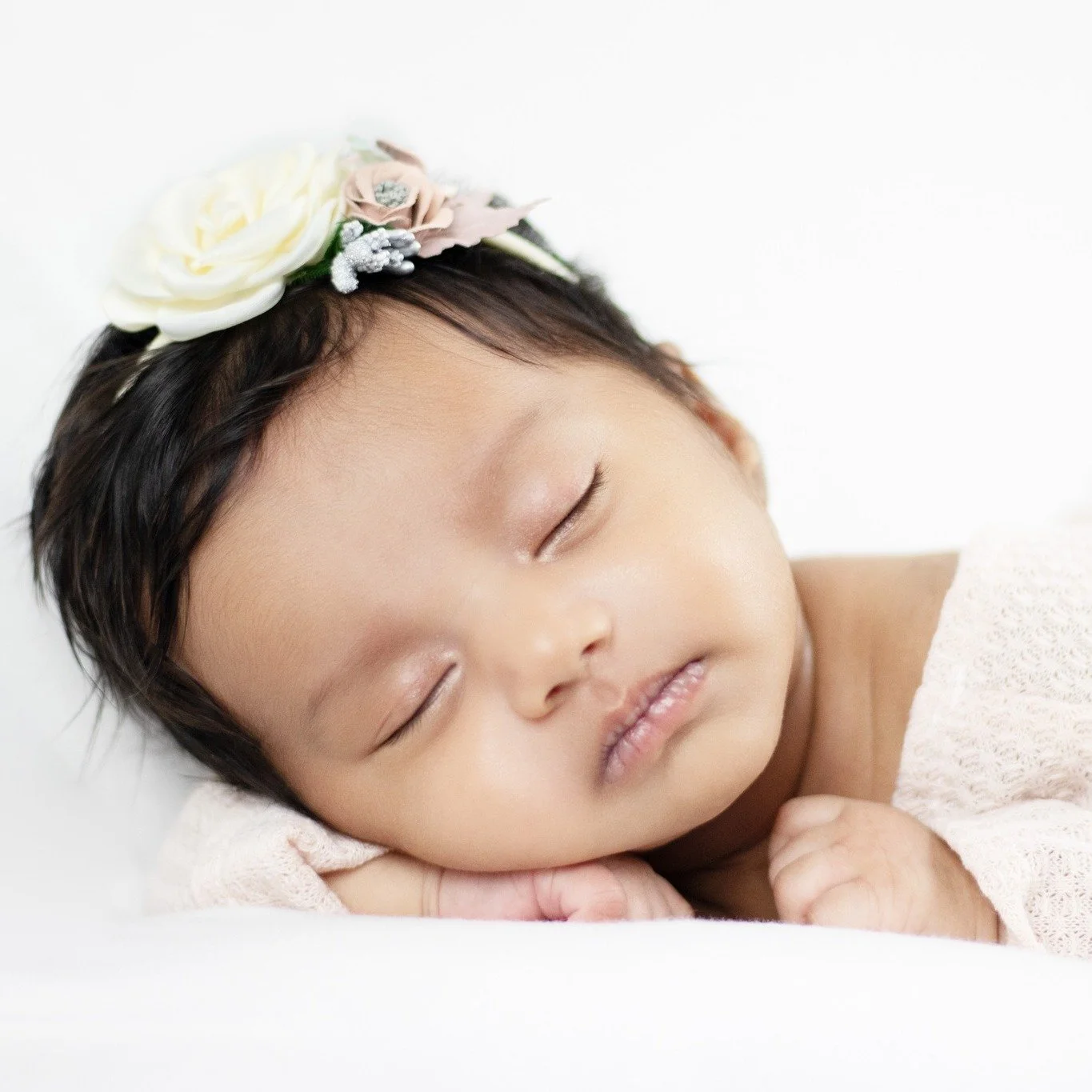 Sweet Baby! 😍😍😍
.
.
.
#agoofamilyphotography #newbornphotography
#newbornphotographer #infantphotography #toddlersphotography #familyphotography #familyphotographer #baby #sweetbaby #thebabyyears
#michiganphotographer #prettylovelymoments