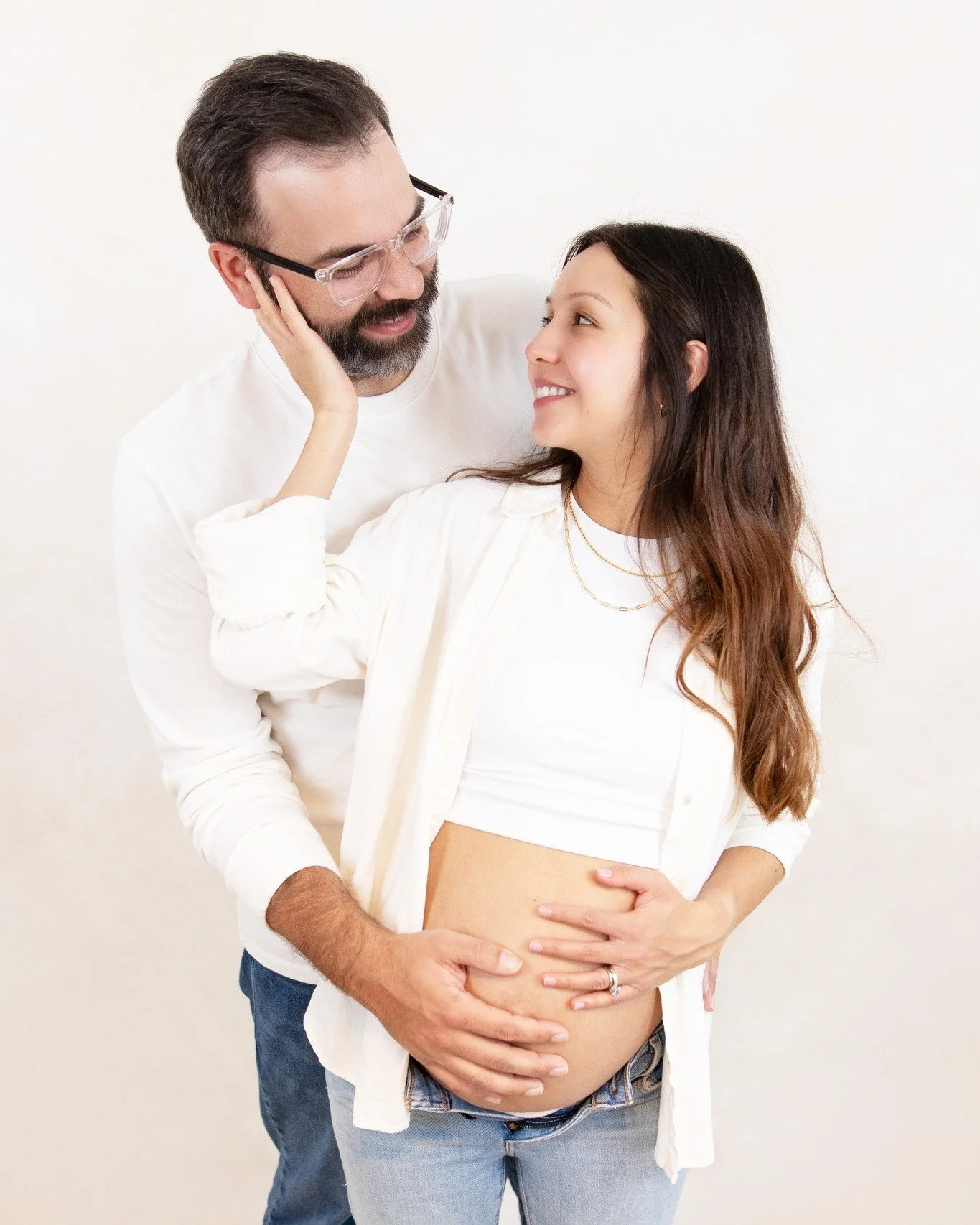 ✨ Love in its simplest form ✨

#agoofamilyphotography #MaternityPhotography #ExpectingParents #BabyOnTheWay #CoupleGoals #MaternitySession #PhotographyBusiness #CapturedWithLove #BloomfieldHillsPhotographer